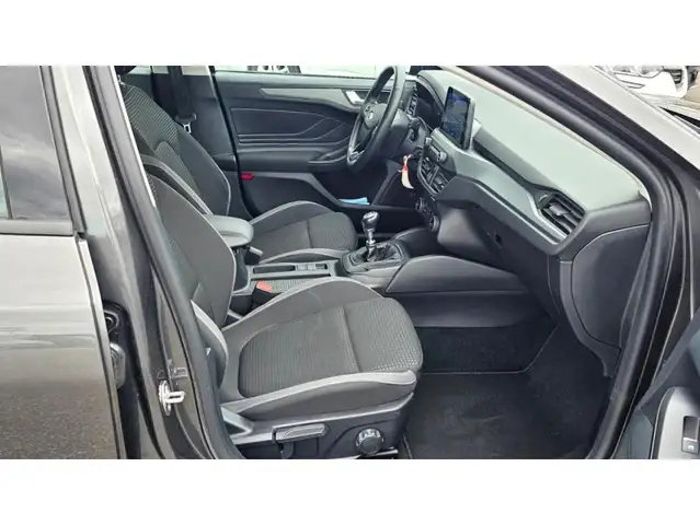 Ford Focus view 15