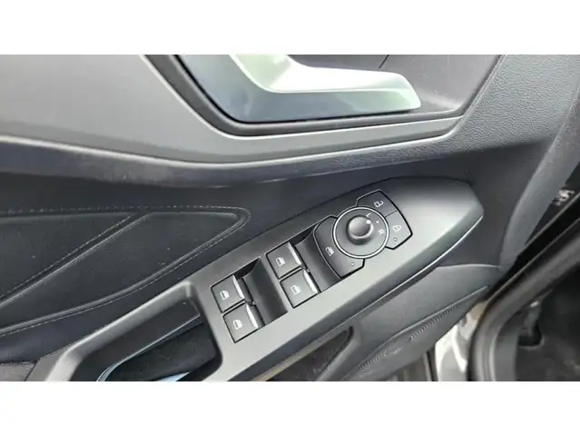 Ford Focus view 26