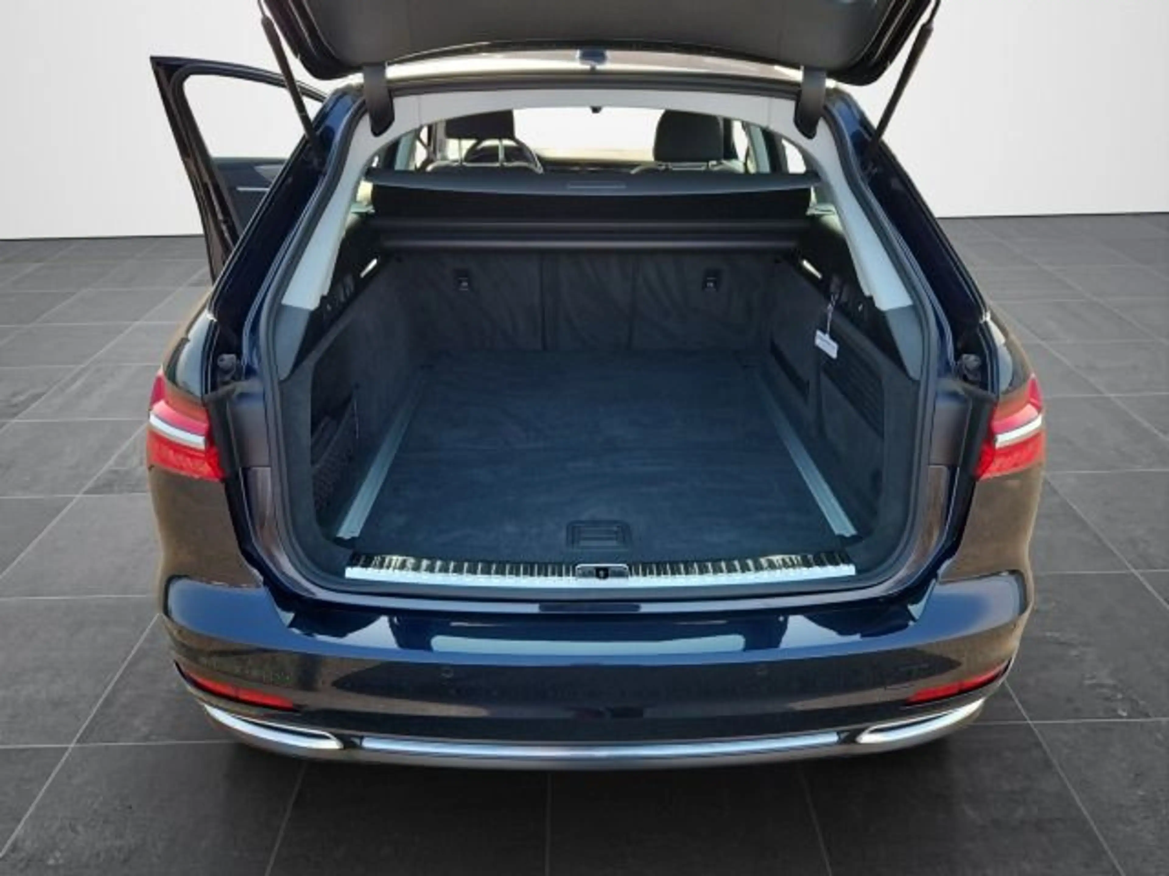 Audi A6 Avant 40 TDI sport — photo 11