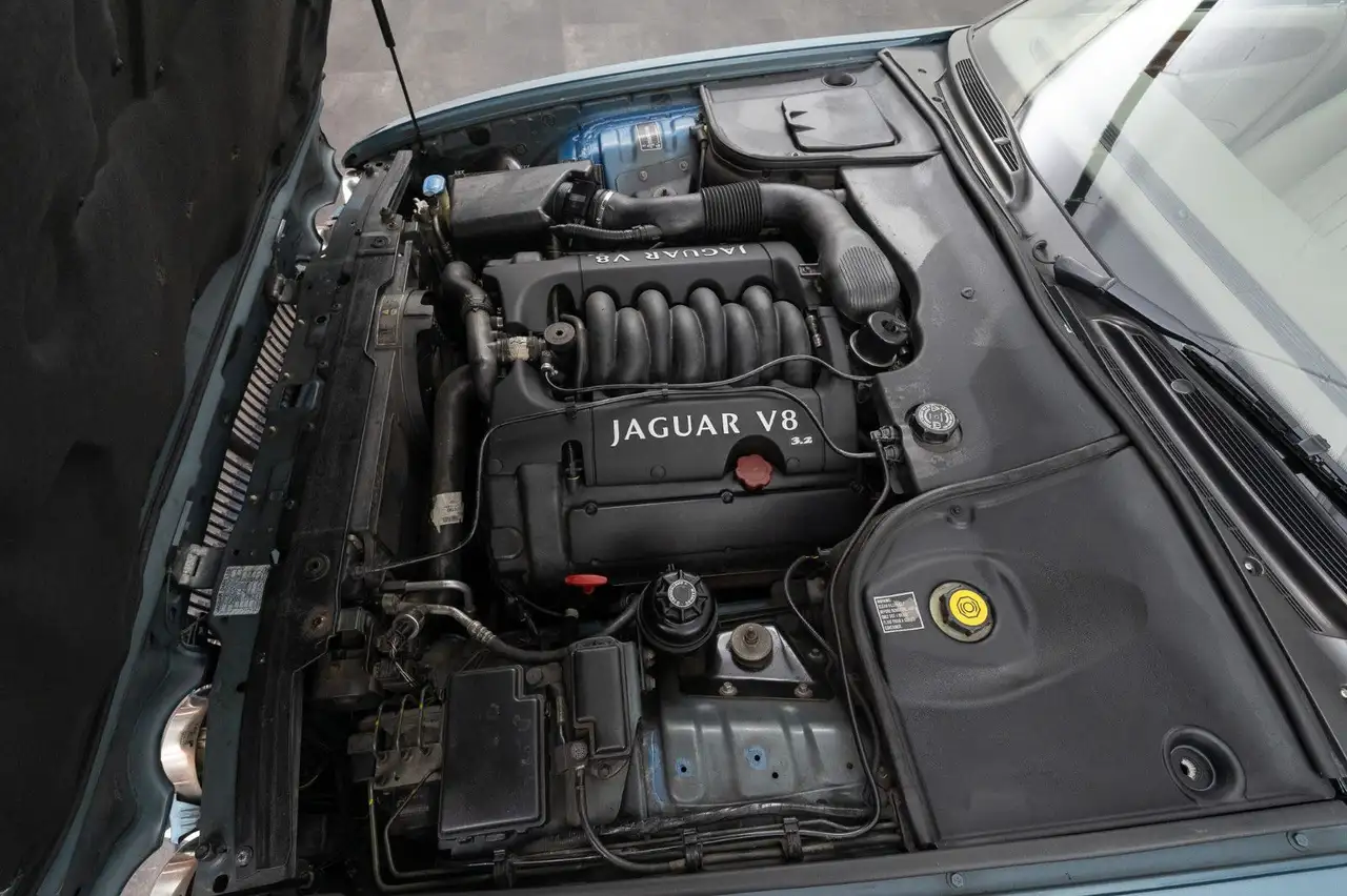 Jaguar XJ8 3.2, foto 7