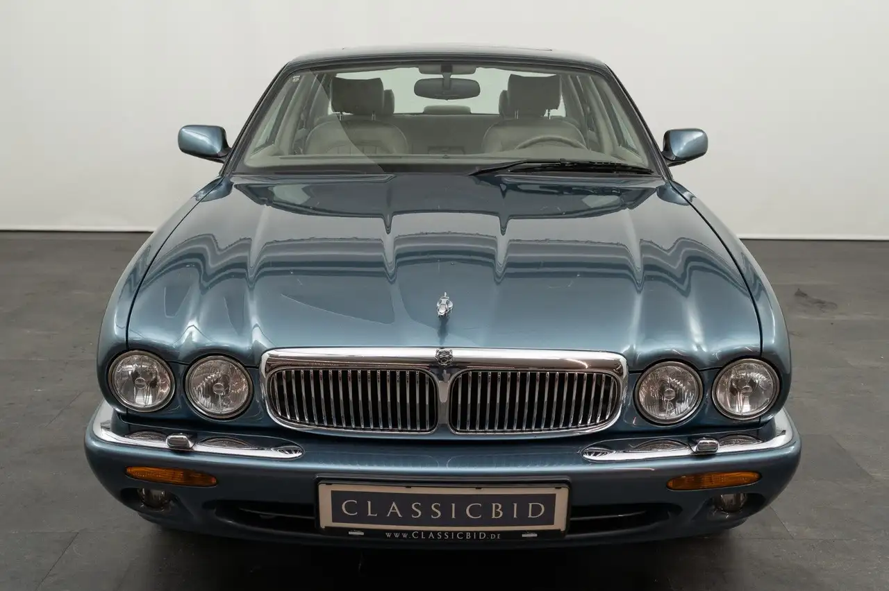 Jaguar XJ8 3.2, foto 3