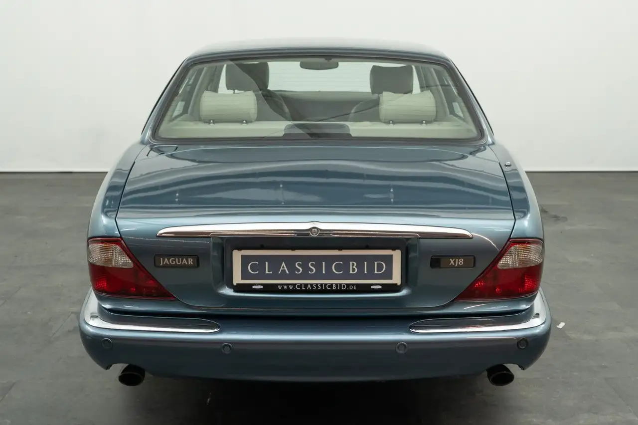 Jaguar XJ8 3.2, foto 4
