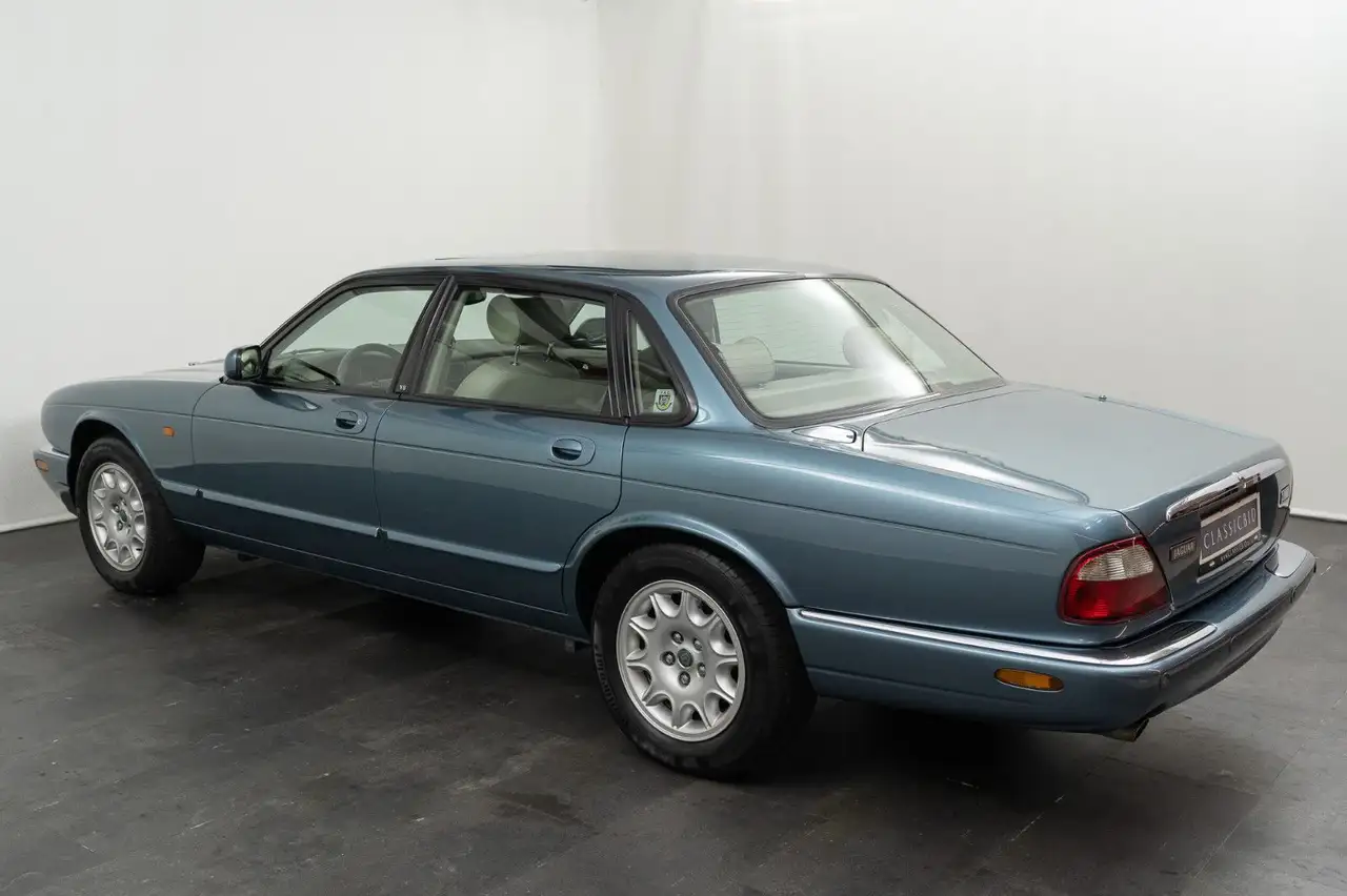 Jaguar XJ8 3.2, foto 5
