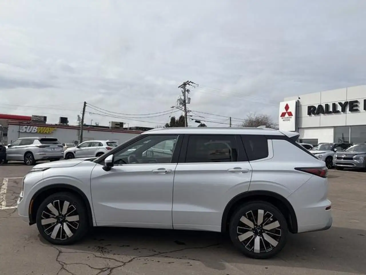 Mitsubishi Outlander снимка Mitsubishi Outlander