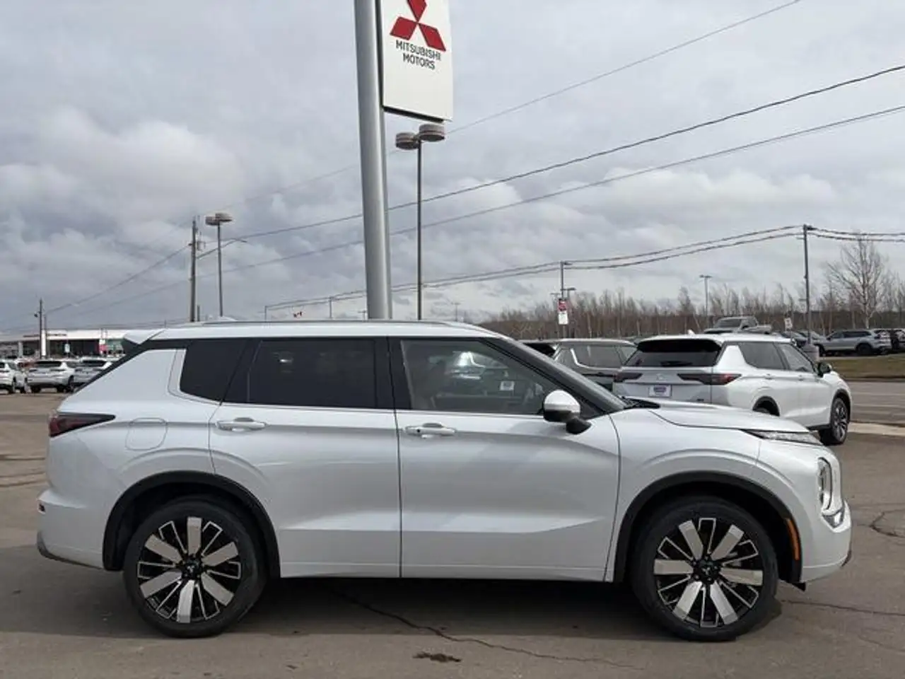 Mitsubishi Outlander снимка Mitsubishi Outlander