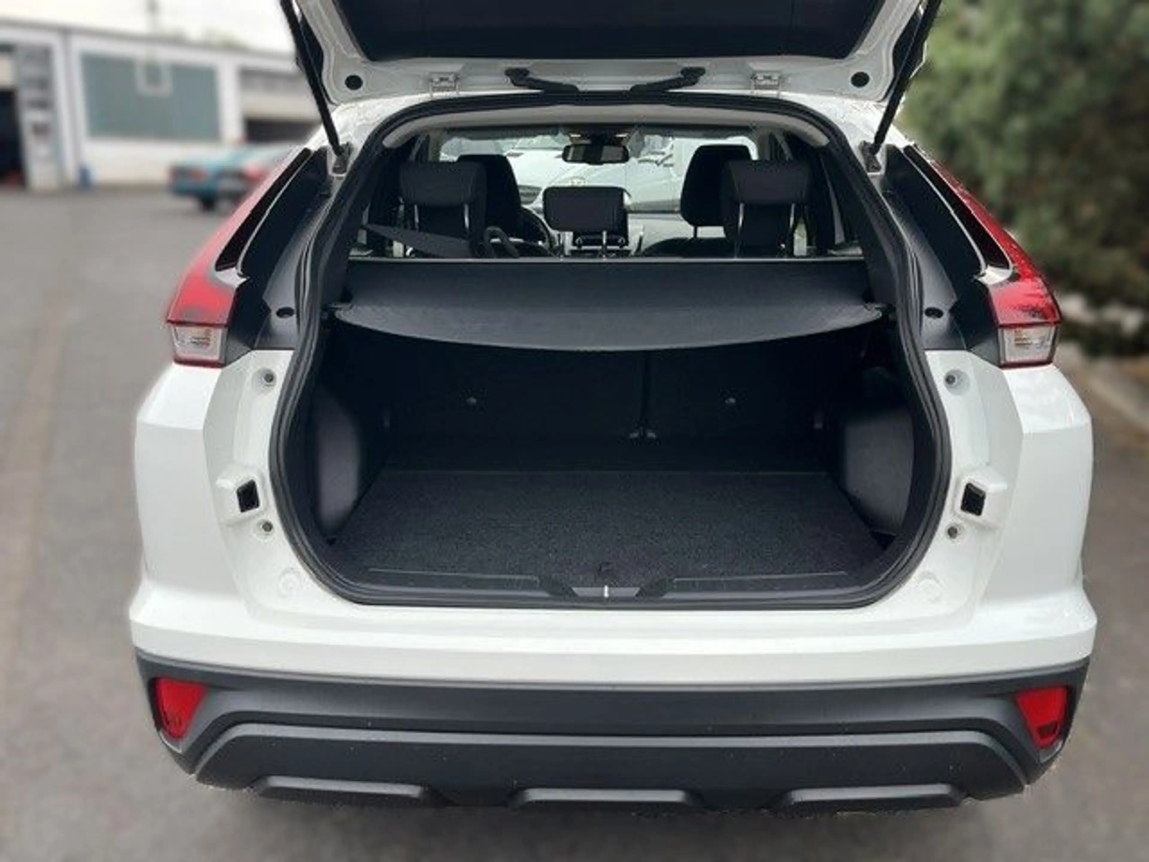 Mitsubishi Eclipse Cross Basis Hybrid 4WD — photo 9