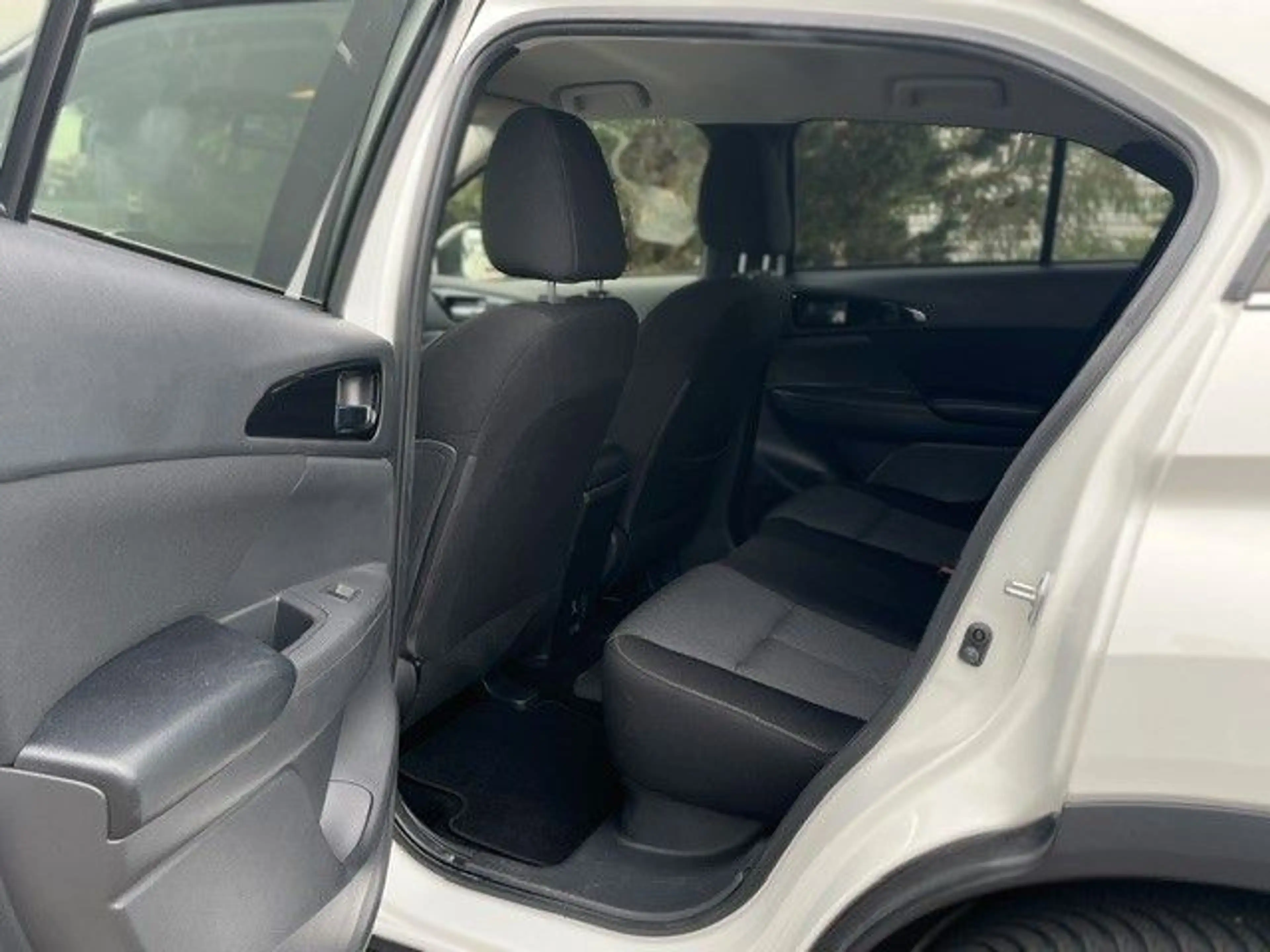 Mitsubishi Eclipse Cross Basis Hybrid 4WD — photo 8