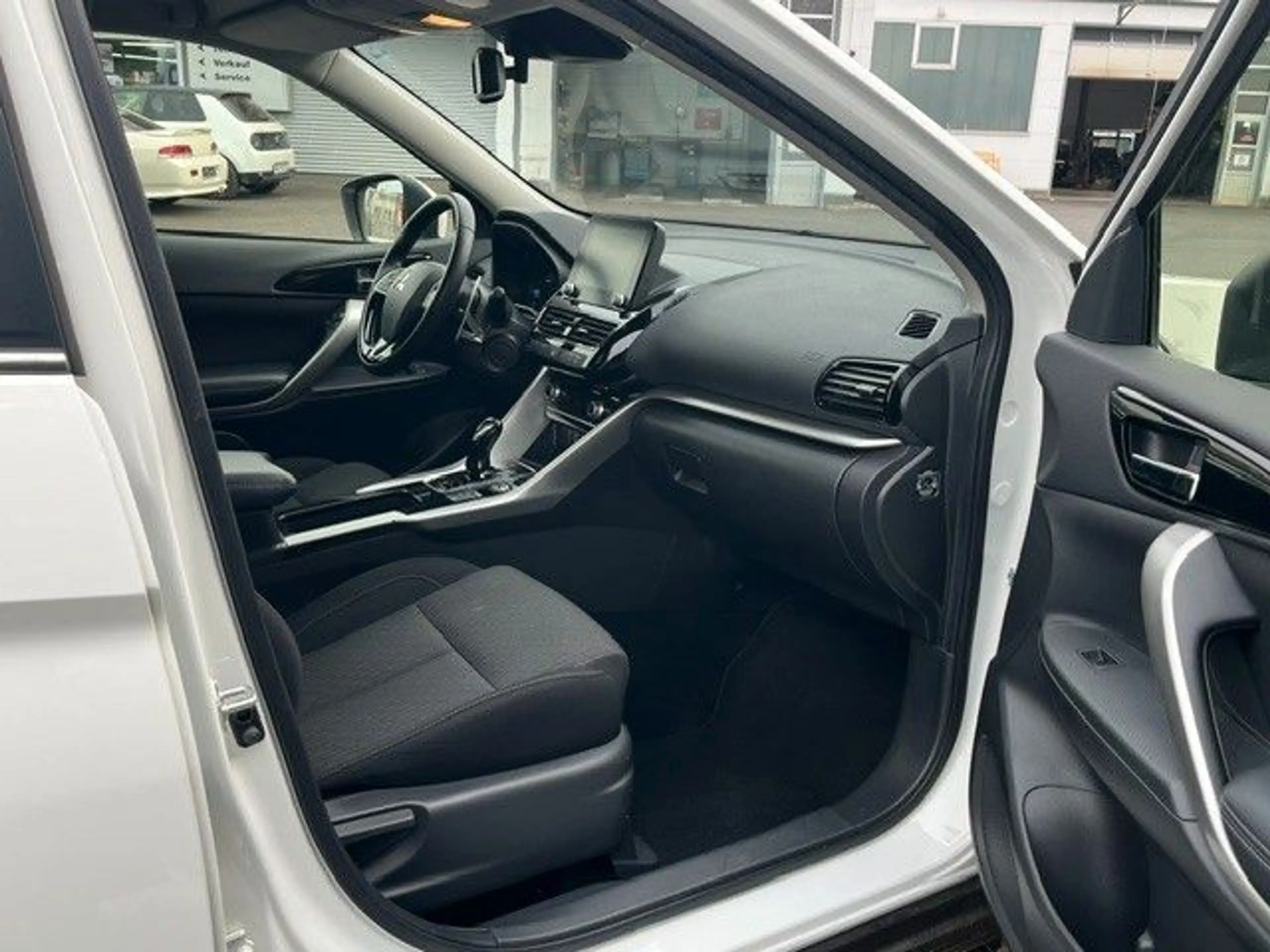 Mitsubishi Eclipse Cross Basis Hybrid 4WD — photo 11