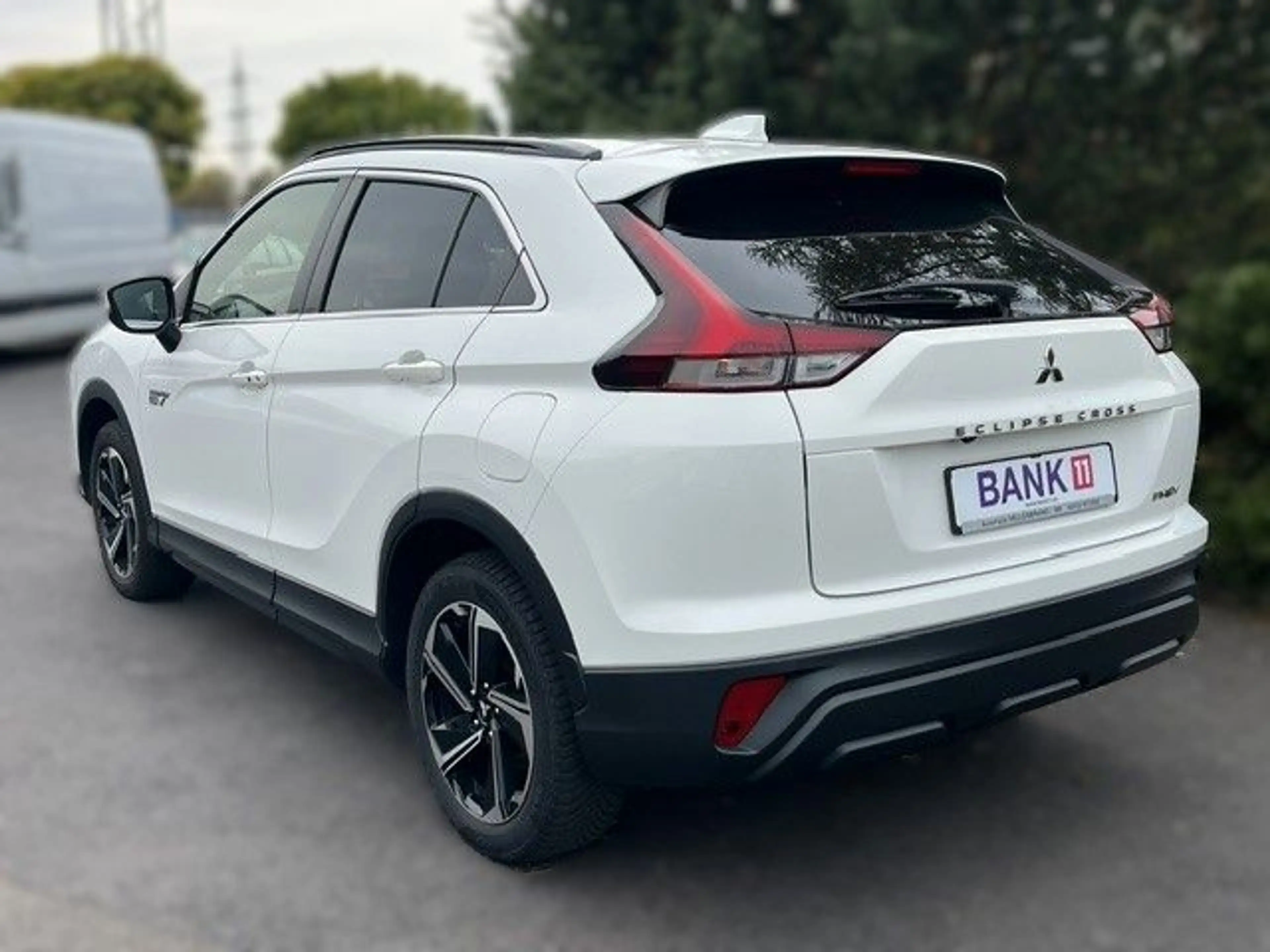 Mitsubishi Eclipse Cross Basis Hybrid 4WD — photo 3