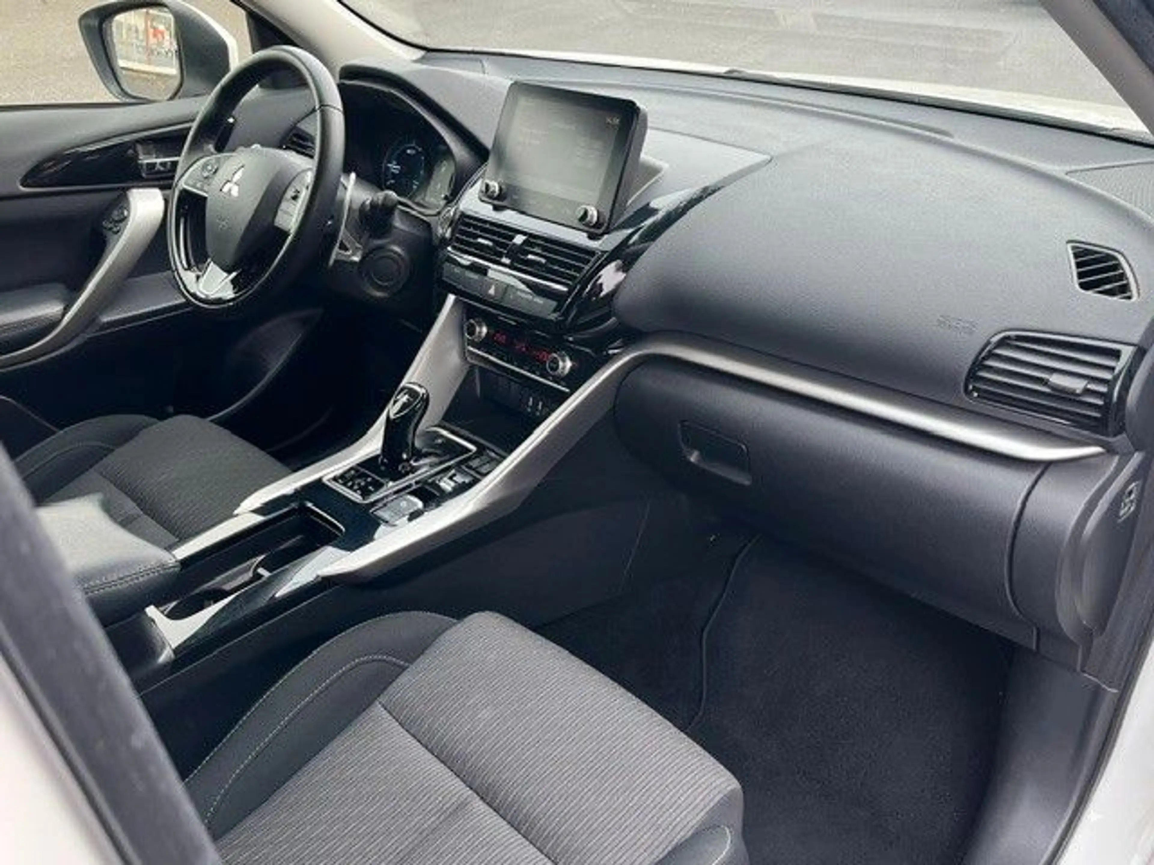 Mitsubishi Eclipse Cross Basis Hybrid 4WD — photo 12