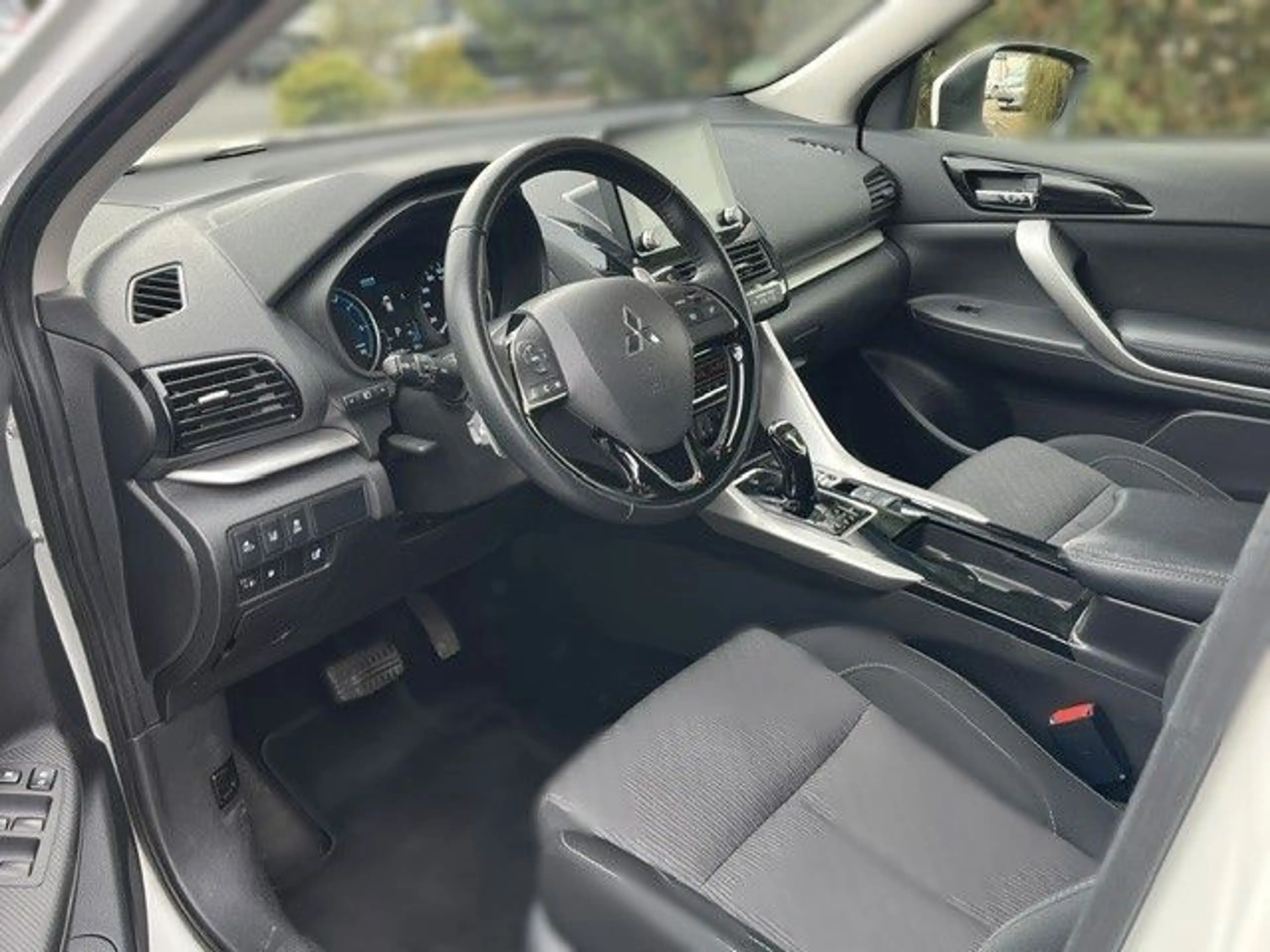 Mitsubishi Eclipse Cross Basis Hybrid 4WD — photo 7