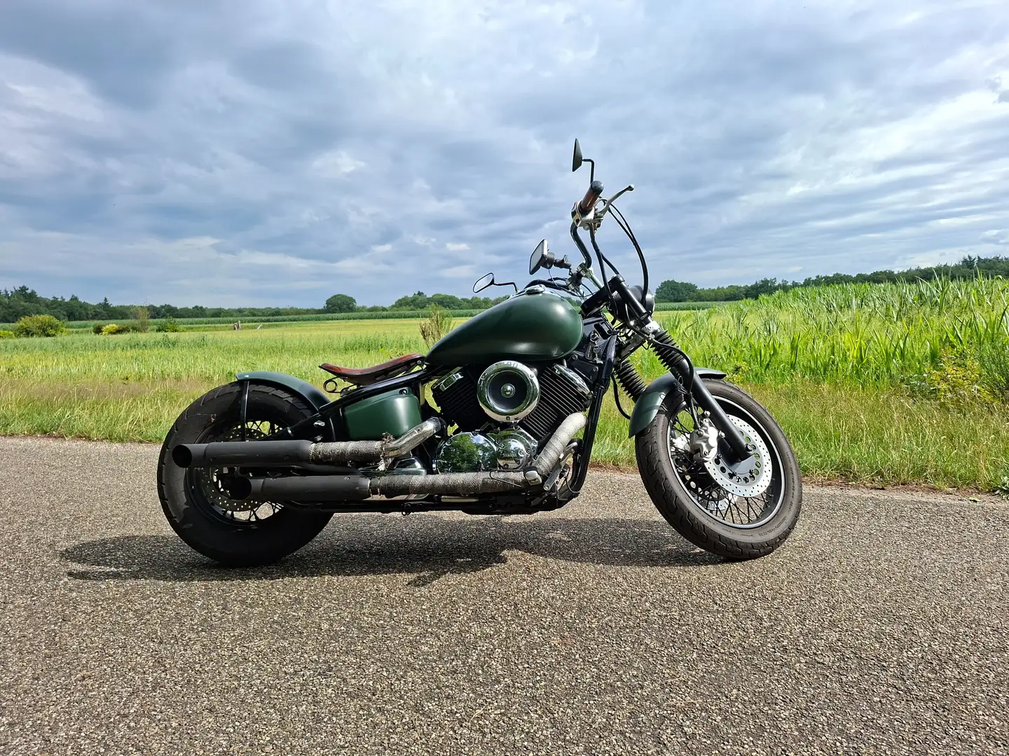 Yamaha XVS 1100 Bobber - 1