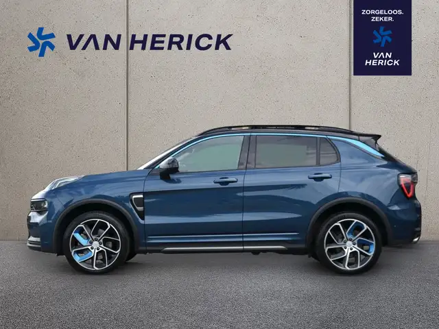 Lynk & Co 01 view 2