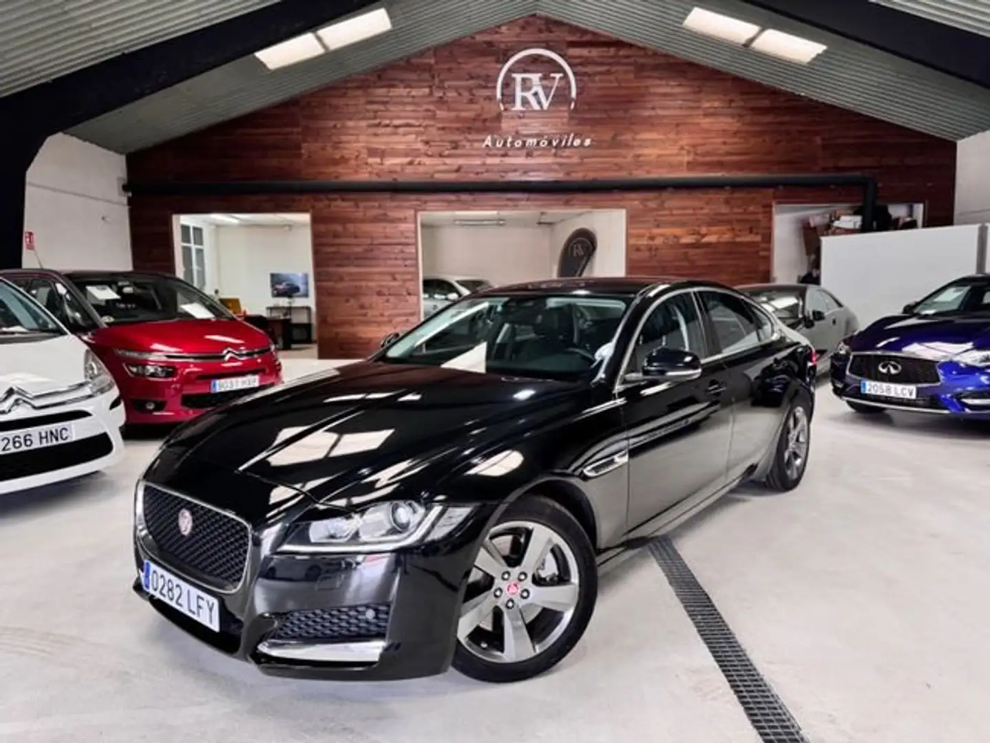 Jaguar XF 3.0TDV6 Portfolio Aut. Negro - 1