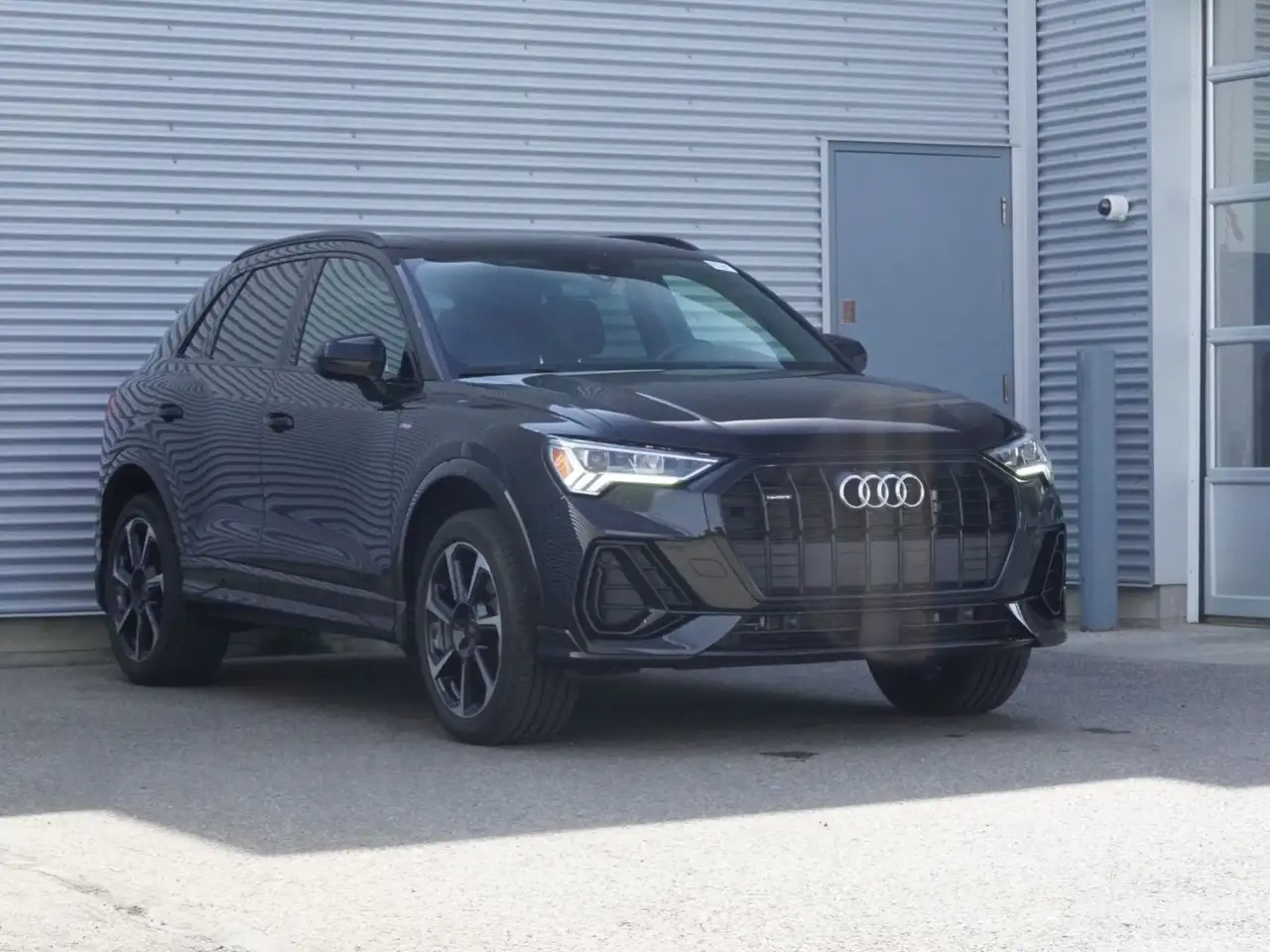 Audi Q3 photo Audi Q3