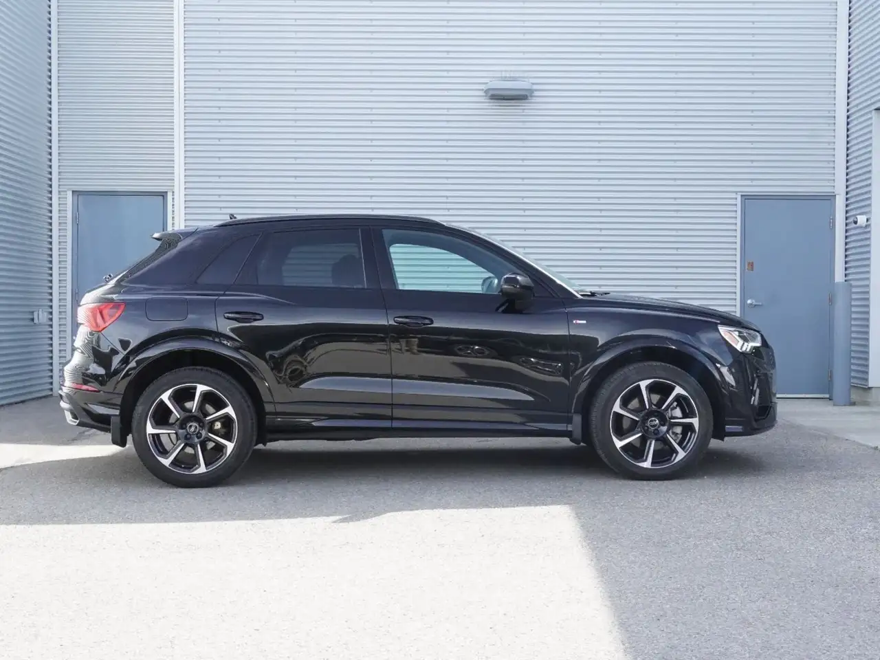 Audi Q3 photo Audi Q3