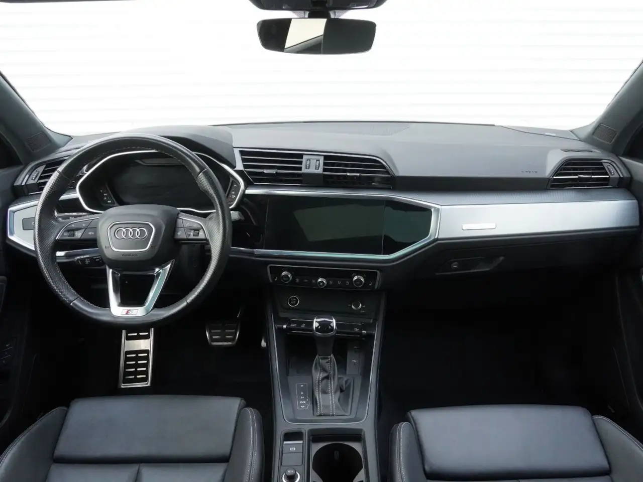 Audi Q3 photo Audi Q3
