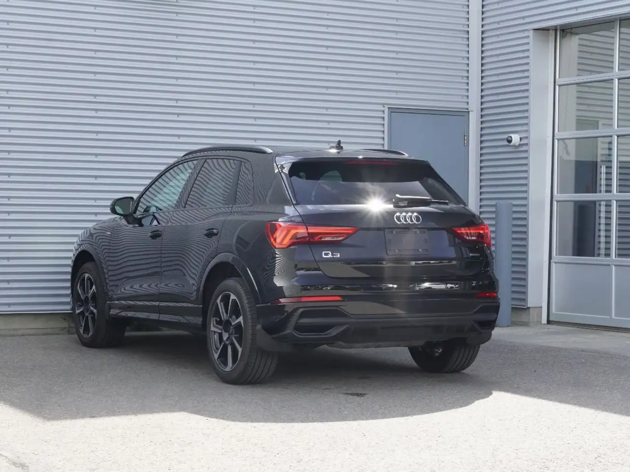 Audi Q3 photo Audi Q3