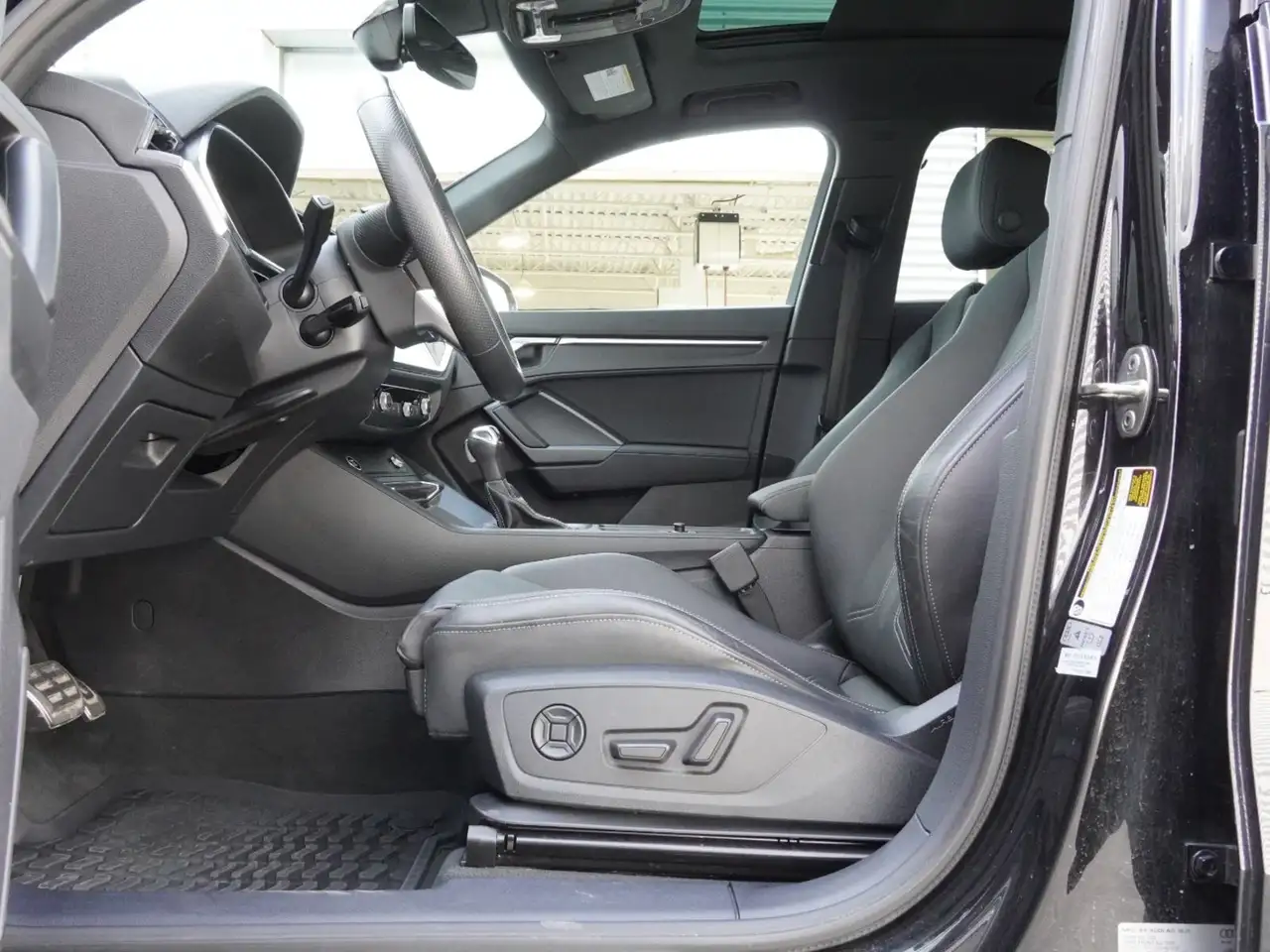 Audi Q3 photo Audi Q3