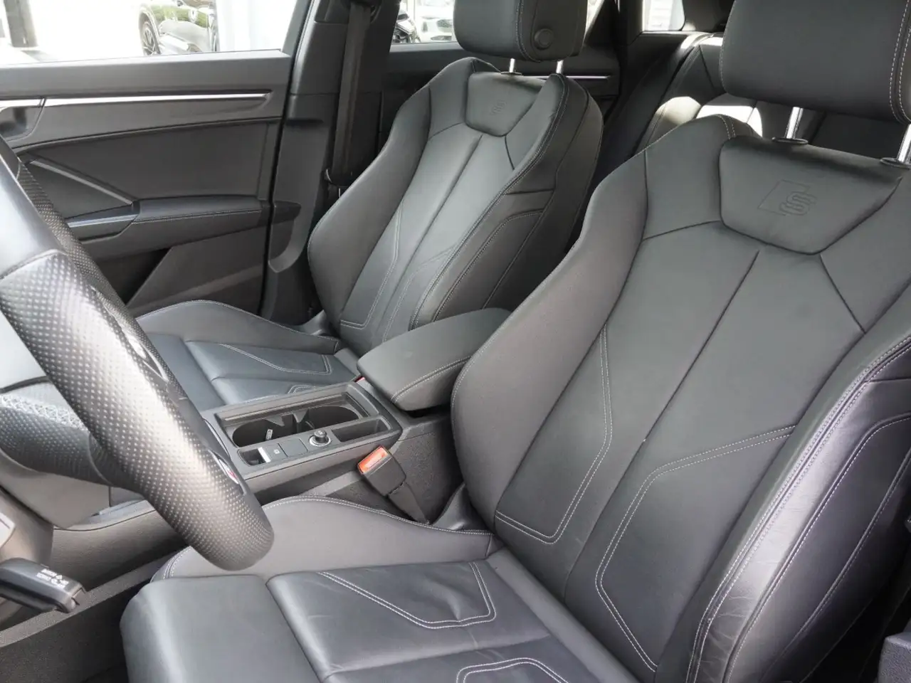 Audi Q3 photo Audi Q3