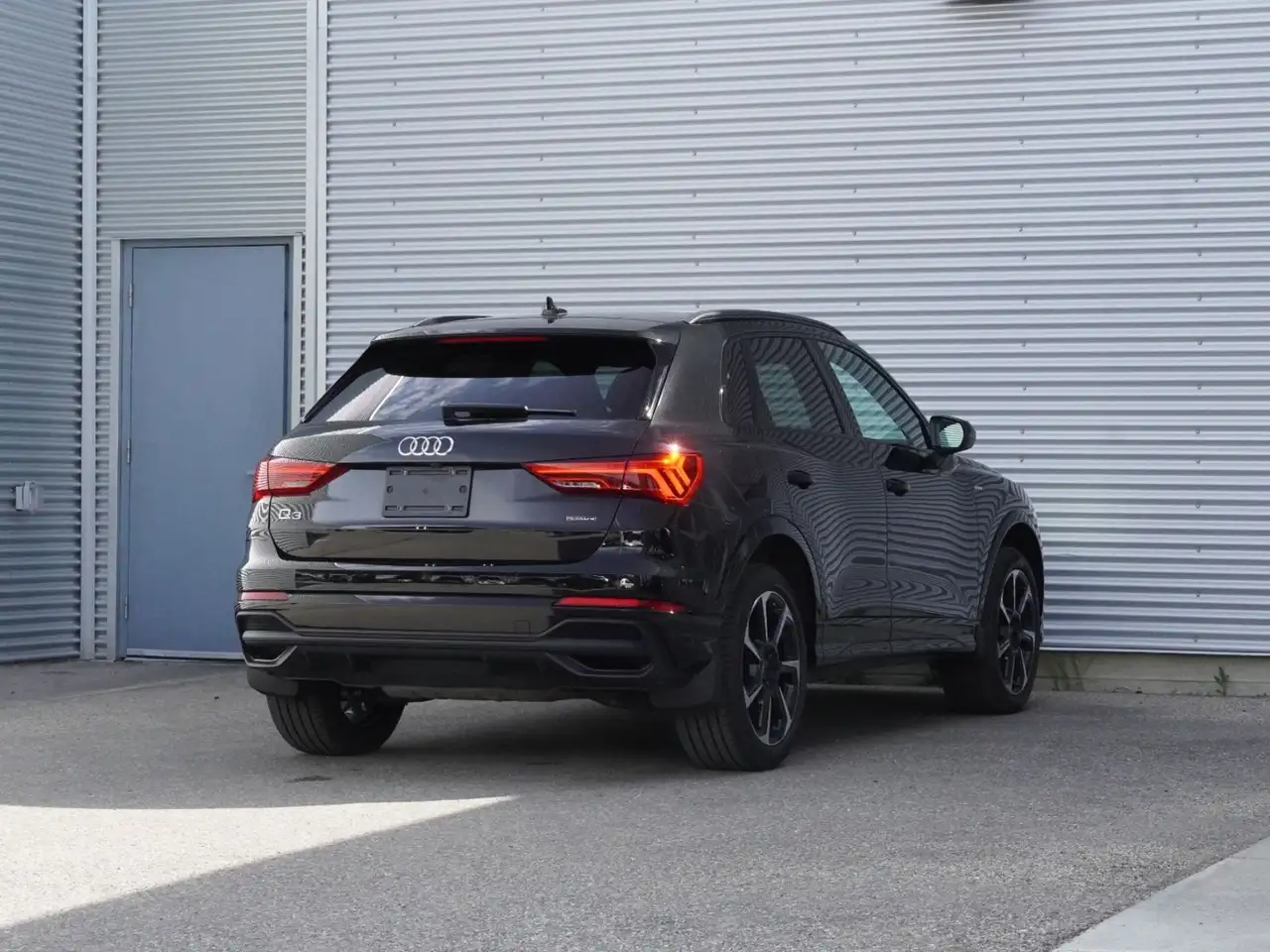 Audi Q3 photo Audi Q3