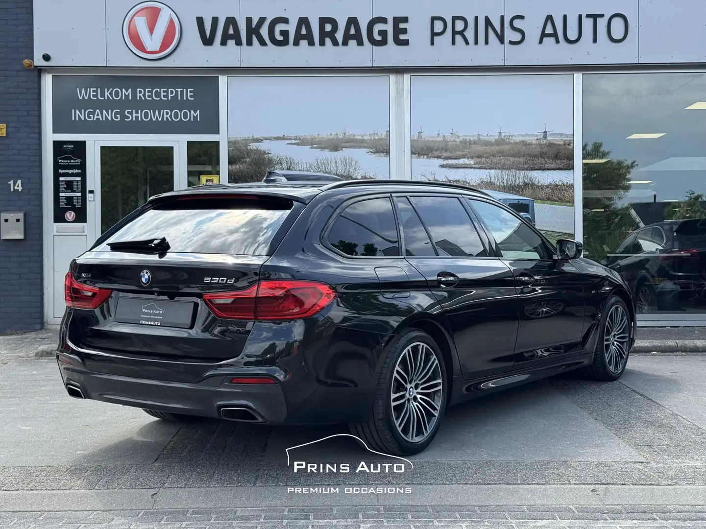 BMW 530 5-serie Touring 530d xDrive High Executive M-Sport Noir - 2