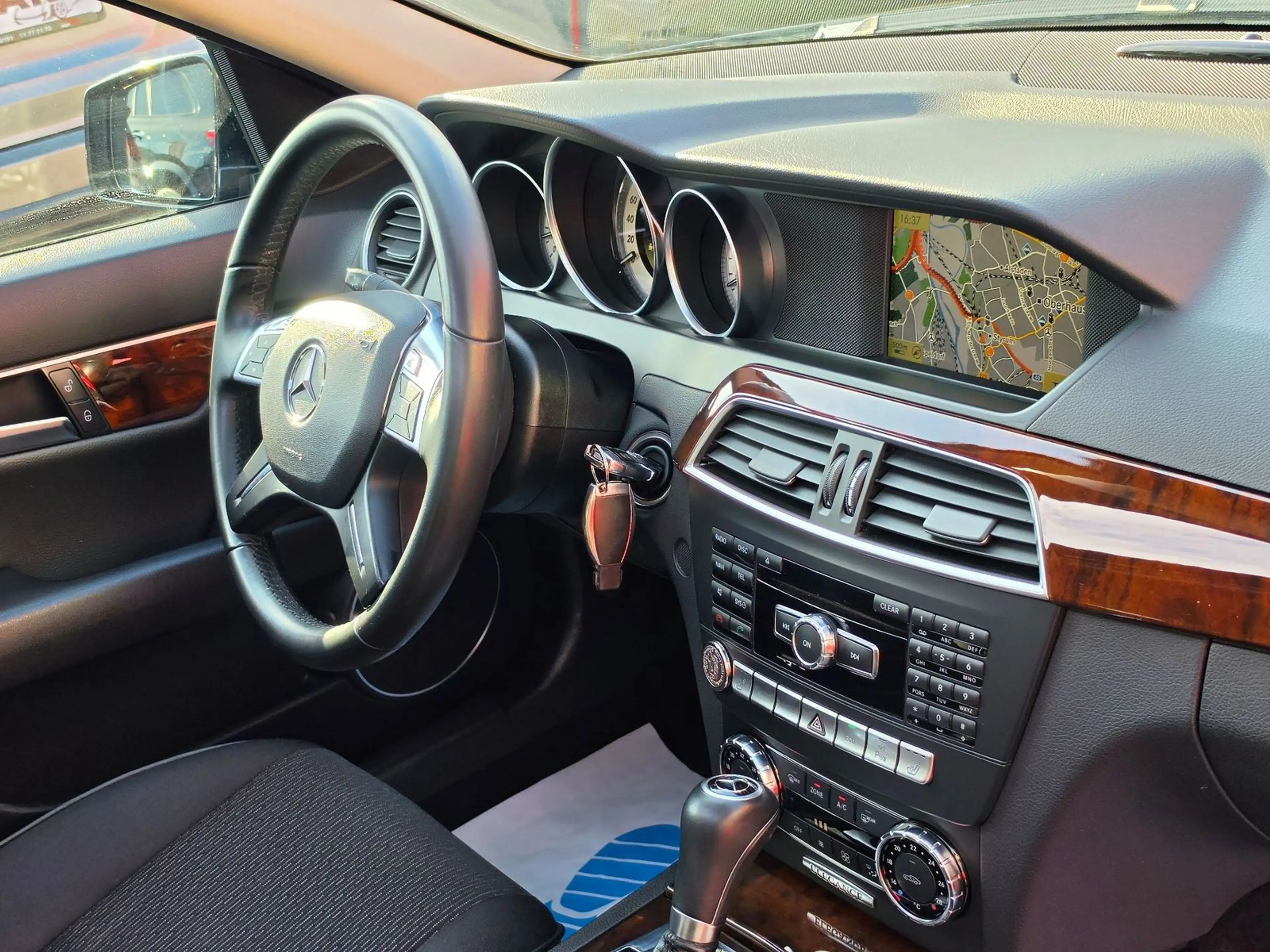 Mercedes-Benz C 350 CGI Elegance|Auto|S-Dach|Navi|AHK|BI-Xenon — photo 13