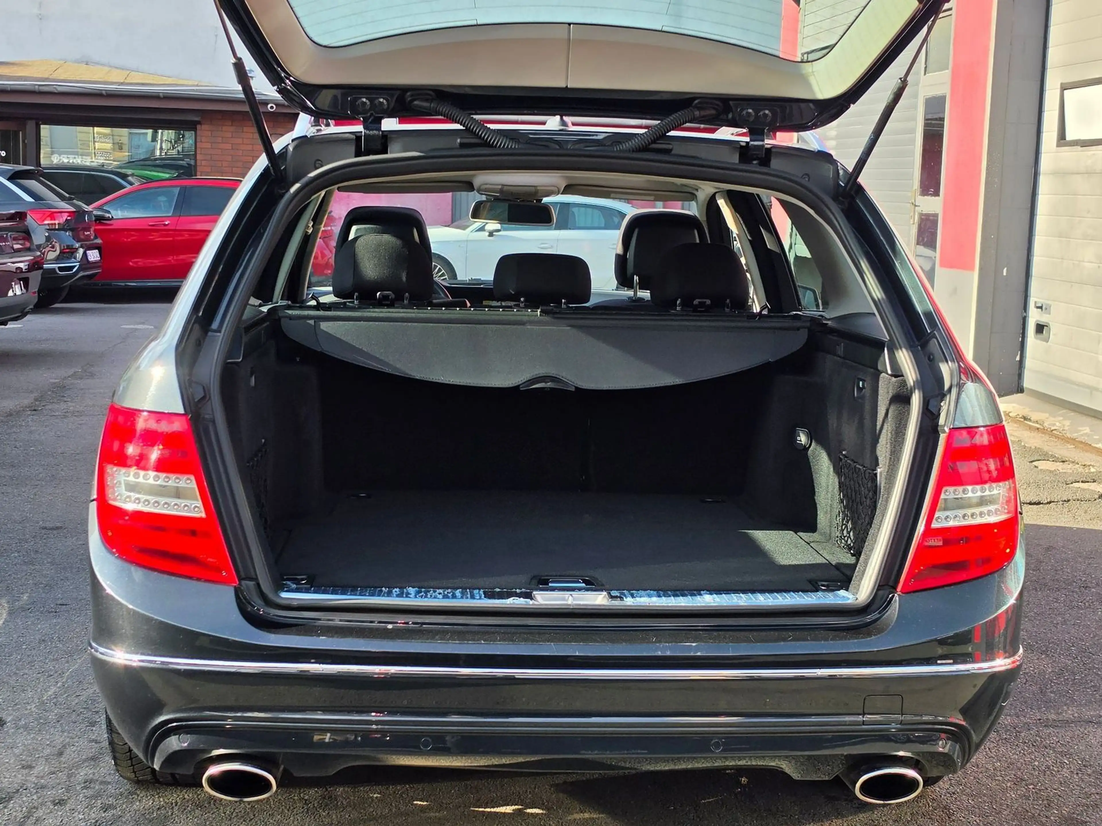 Mercedes-Benz C 350 CGI Elegance|Auto|S-Dach|Navi|AHK|BI-Xenon — photo 9