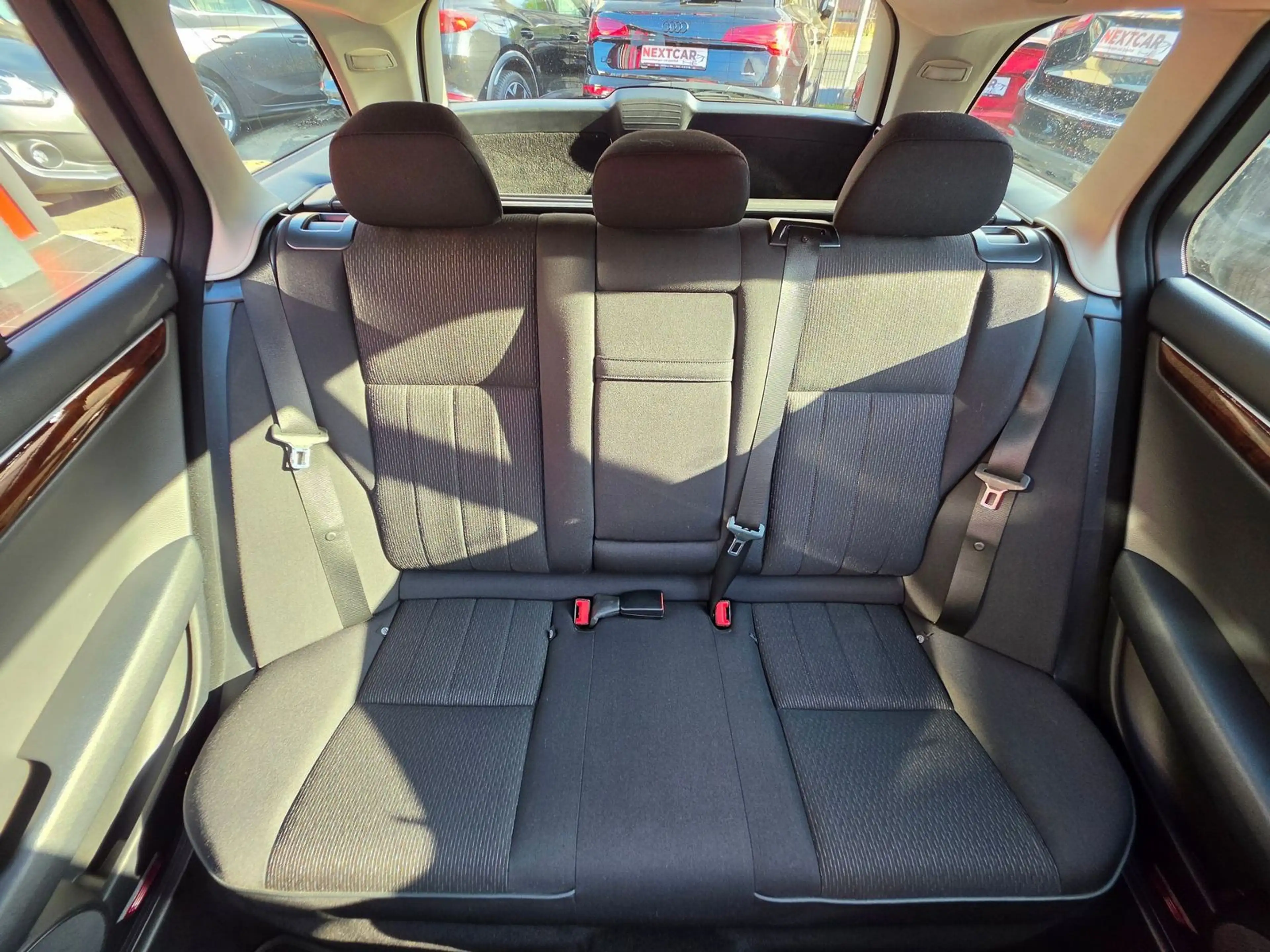 Mercedes-Benz C 350 CGI Elegance|Auto|S-Dach|Navi|AHK|BI-Xenon — photo 15
