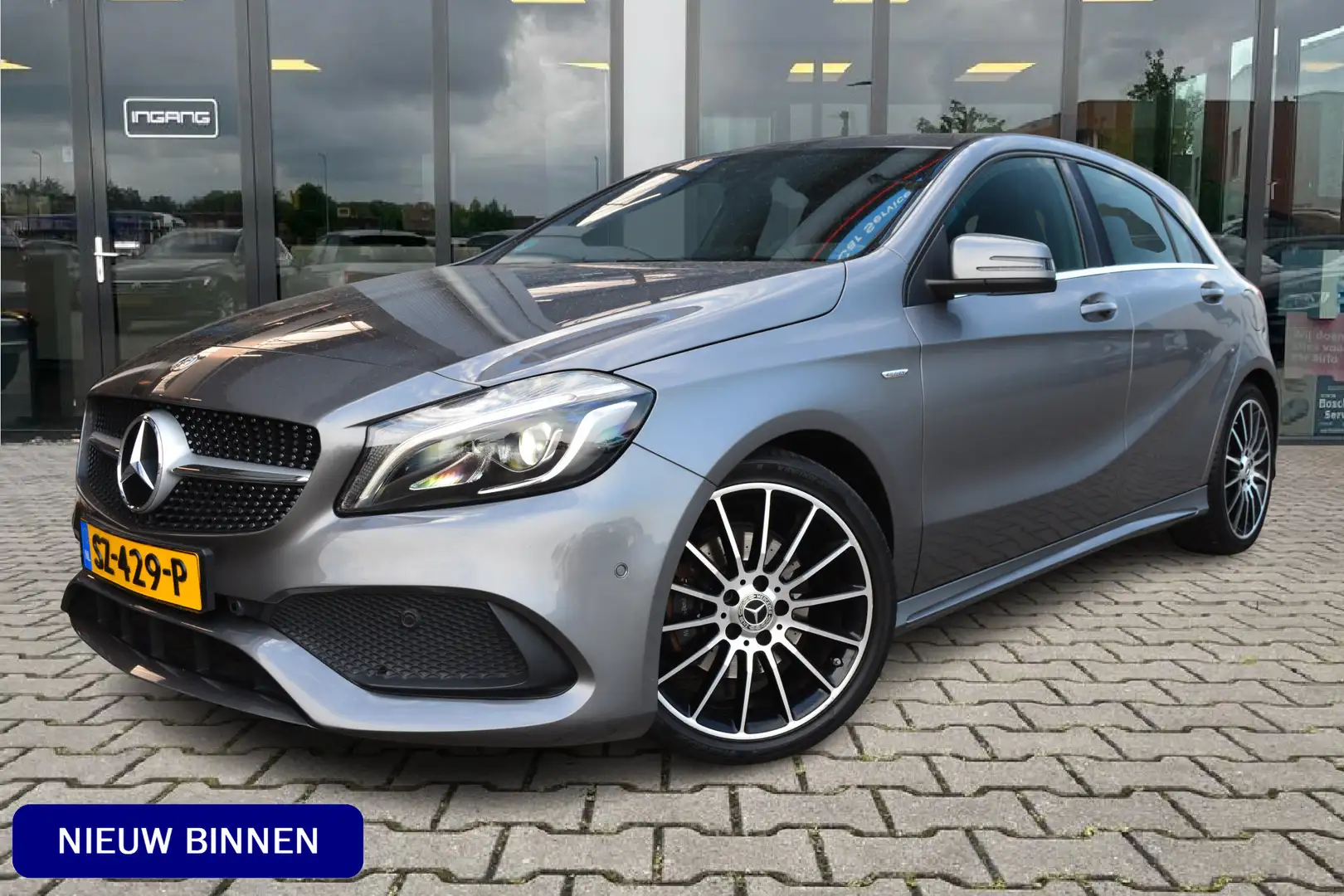 Mercedes-Benz A 160 AMG | 18 Inch | Camera | LED | Grijs - 1