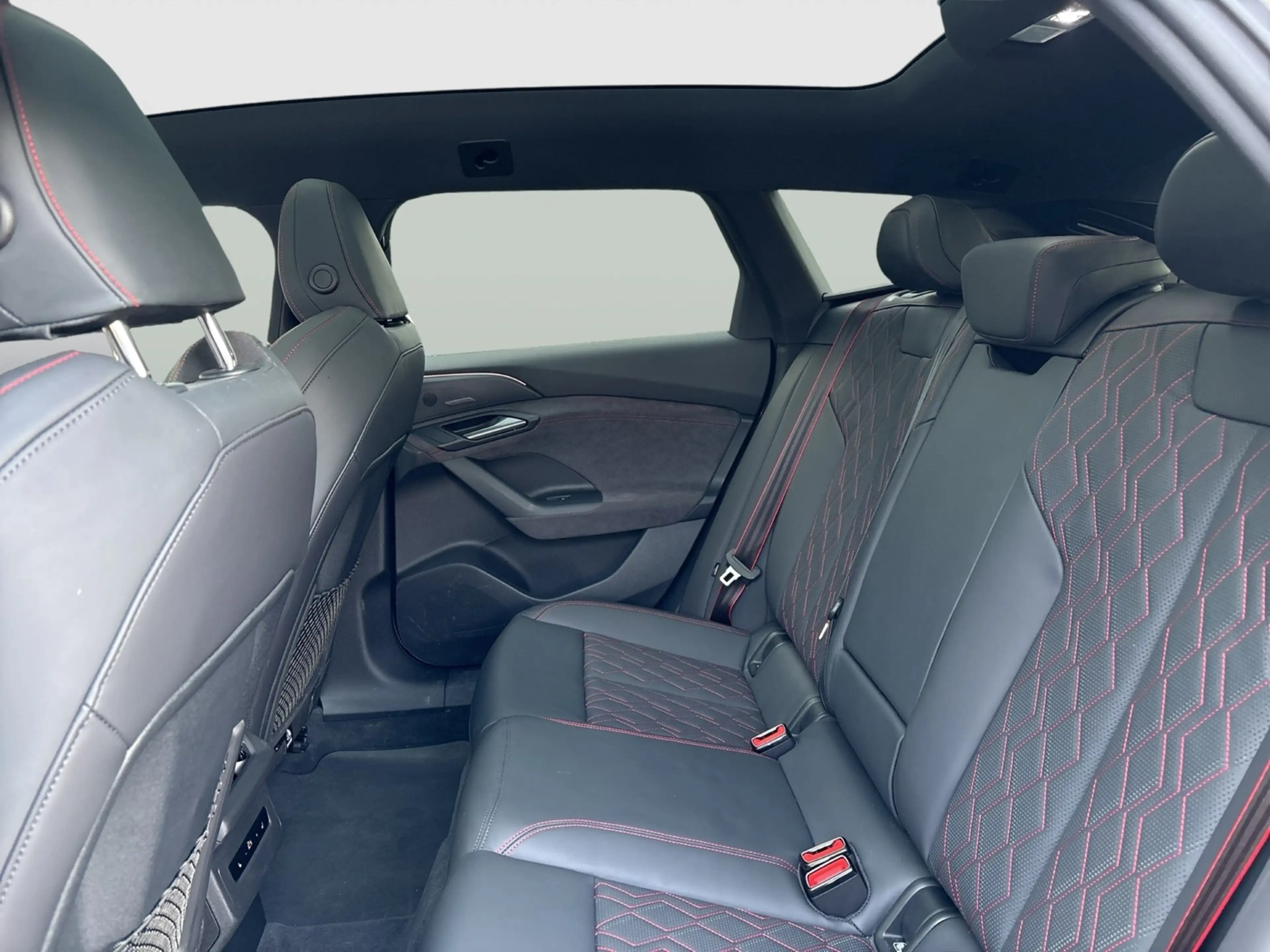 Audi S6 e-tron Avant quattro PANO B&O AHK 360CAM LM21 — photo 10