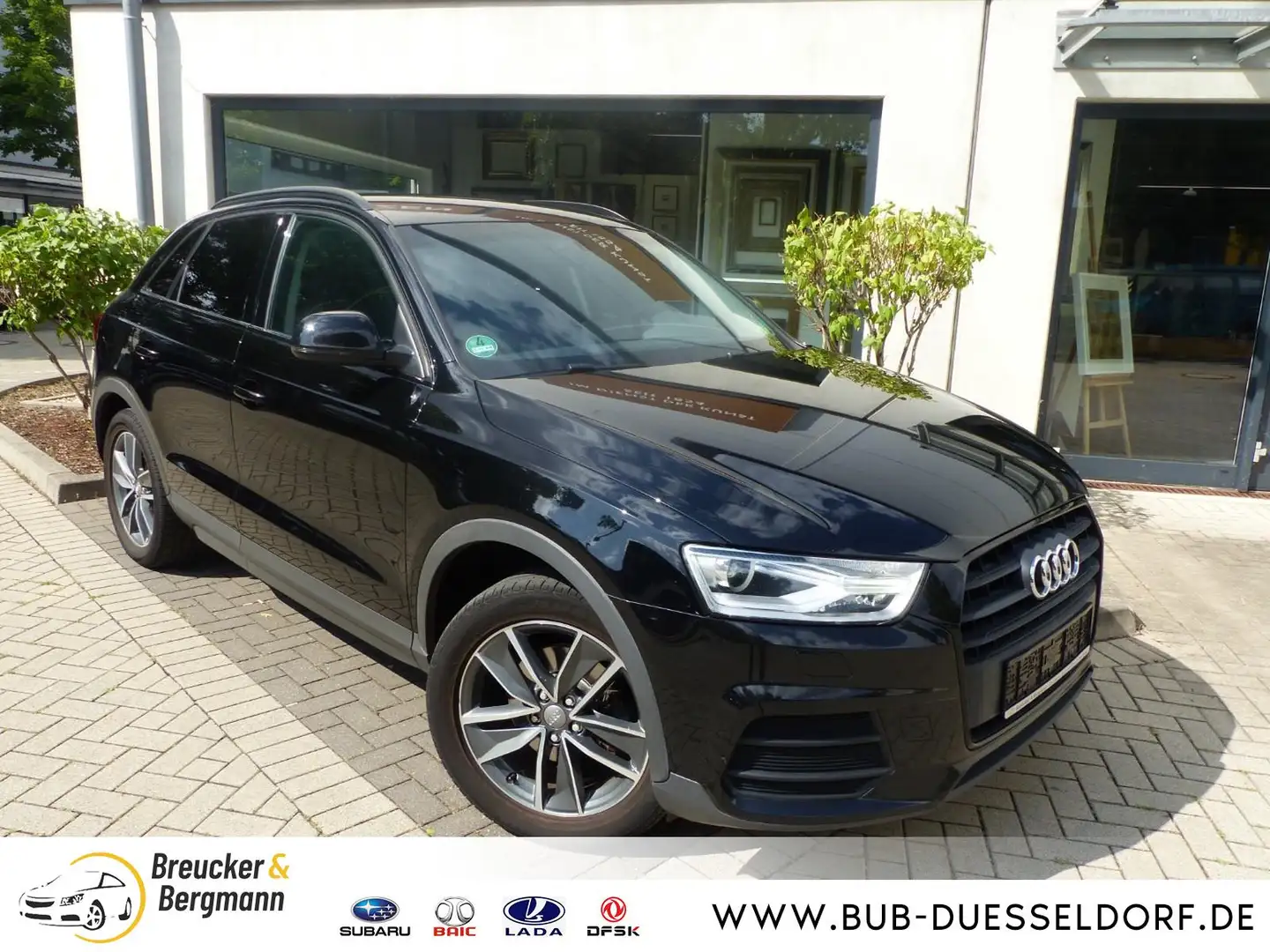 Audi Q3 2.0 TDI Xenon LED Navi Sitzh. Top Gepflegt Zwart - 1