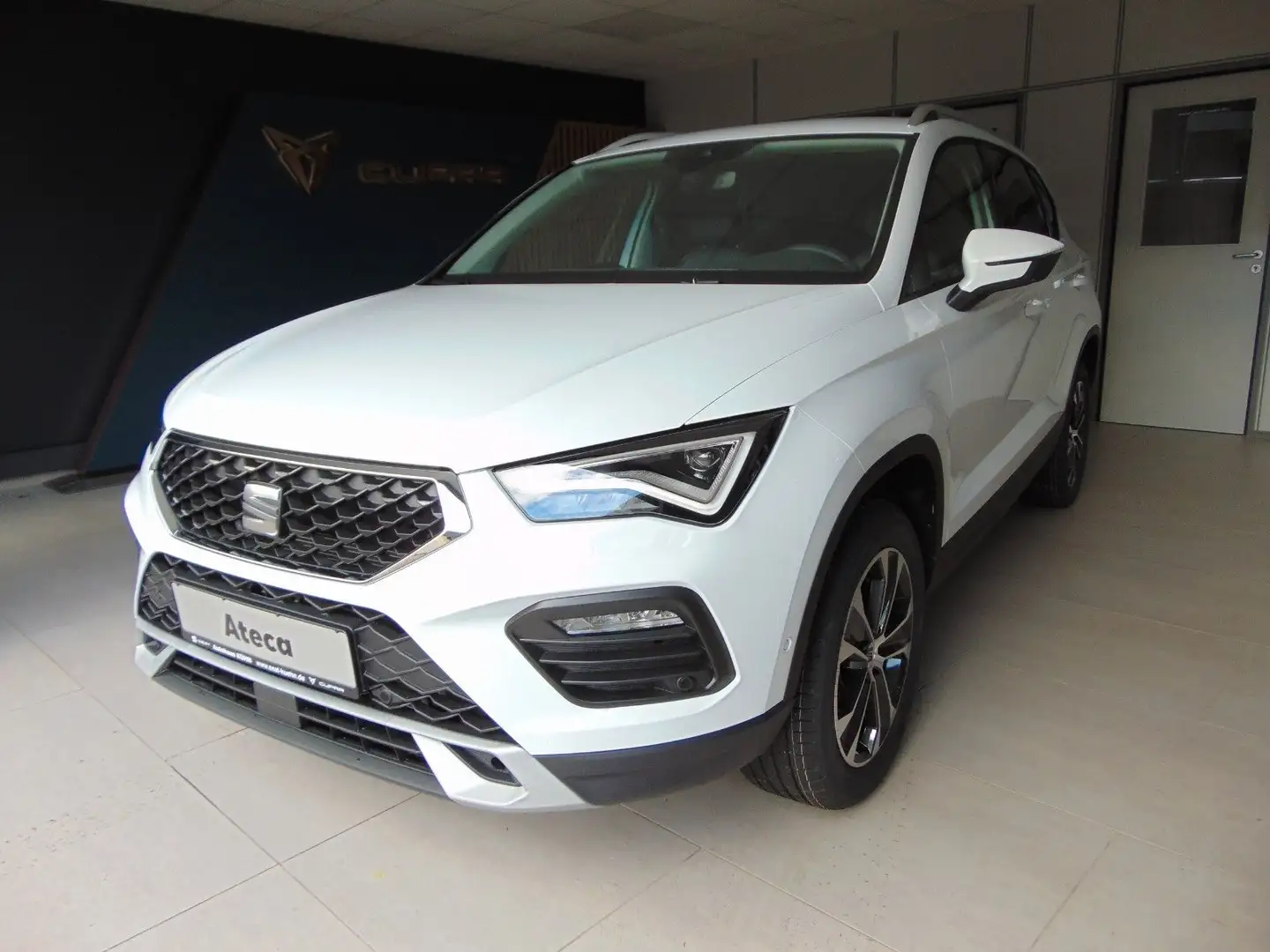 SEAT Ateca Ateca Road Edition DSG *PDC*SHZ*KESSY* uvm. Weiß - 1