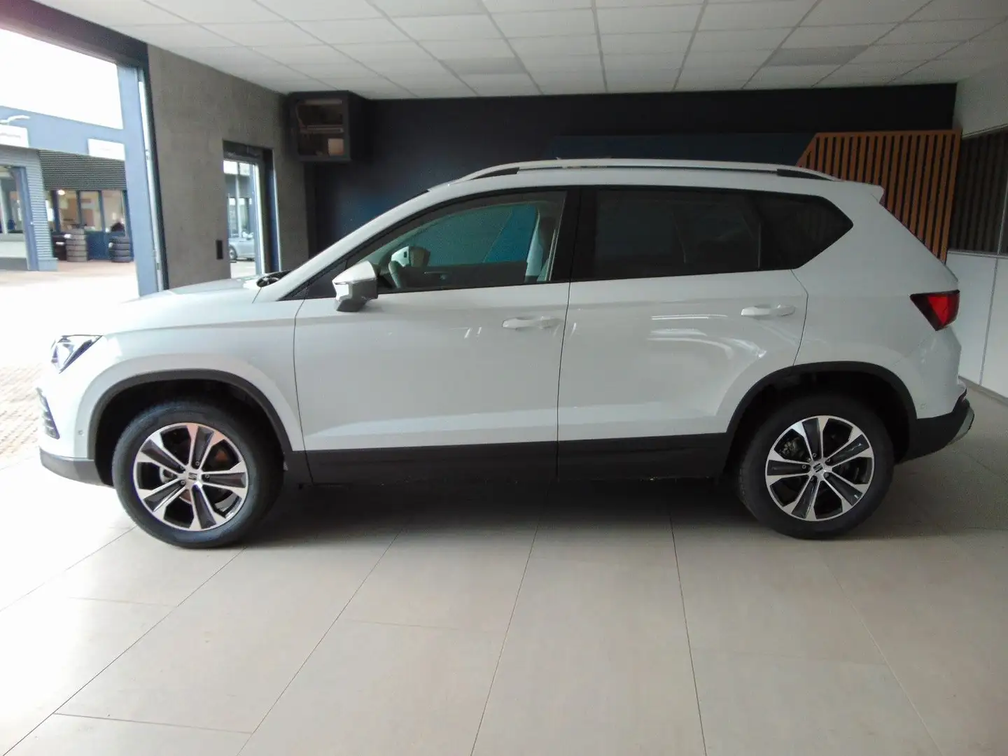 SEAT Ateca Ateca Road Edition DSG *PDC*SHZ*KESSY* uvm. Weiß - 2