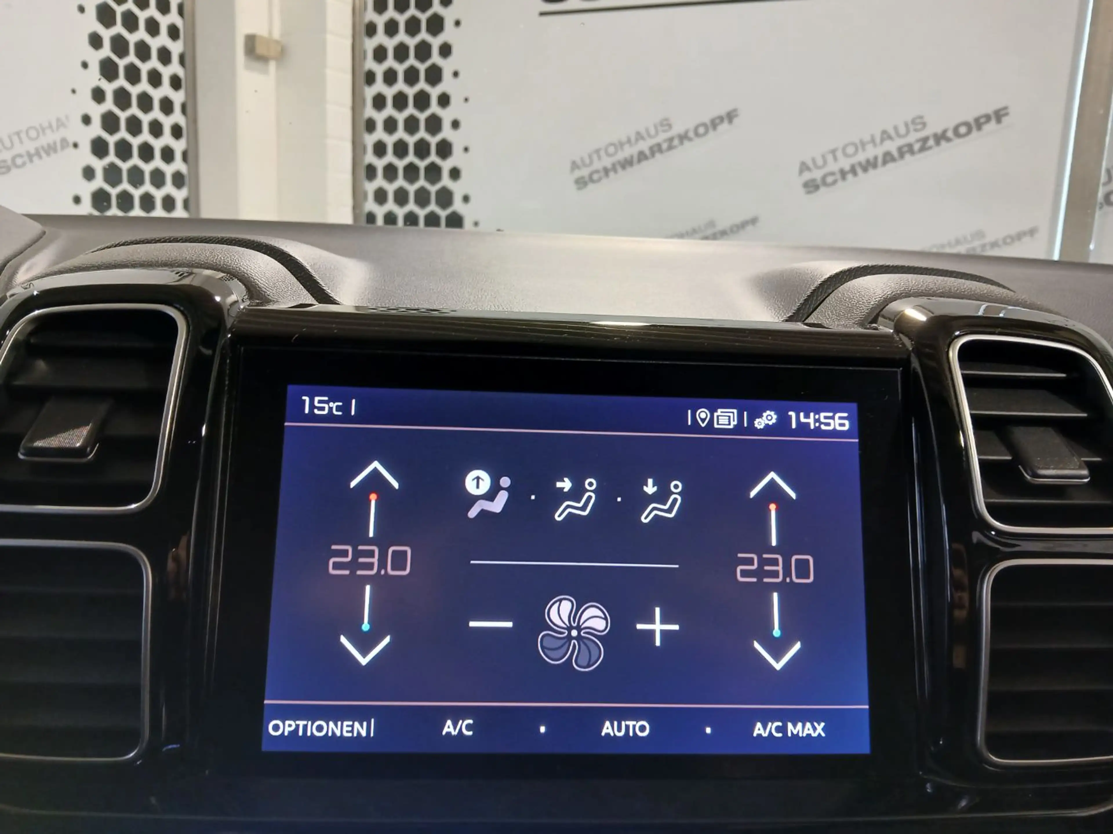 Citroen C5 Aircross Sitzheizung+Navigation+Rückfahrkamera — photo 12