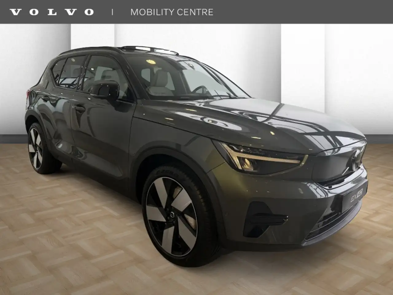 Volvo EX40 2026