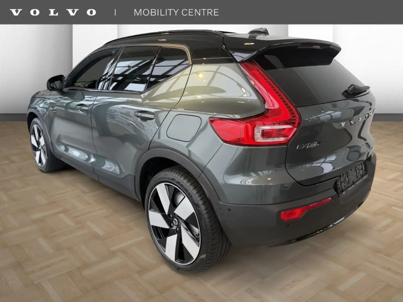 Volvo EX40 2026