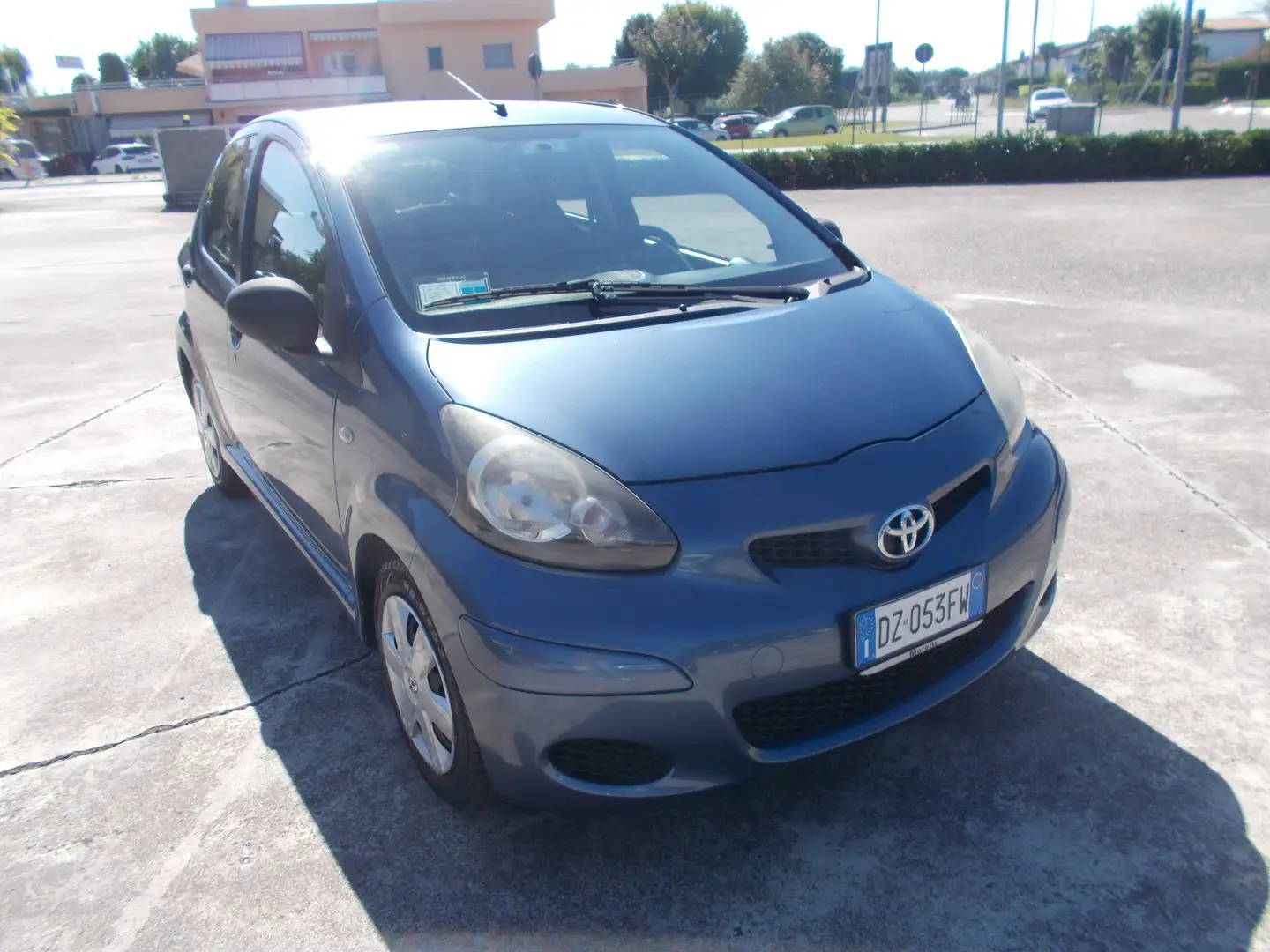 Toyota Aygo 1.0 Now FL 5 PORTE Grigio - 1