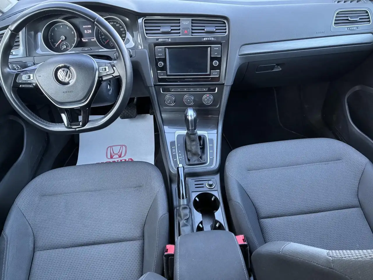 Volkswagen Golf снимка Volkswagen Golf
