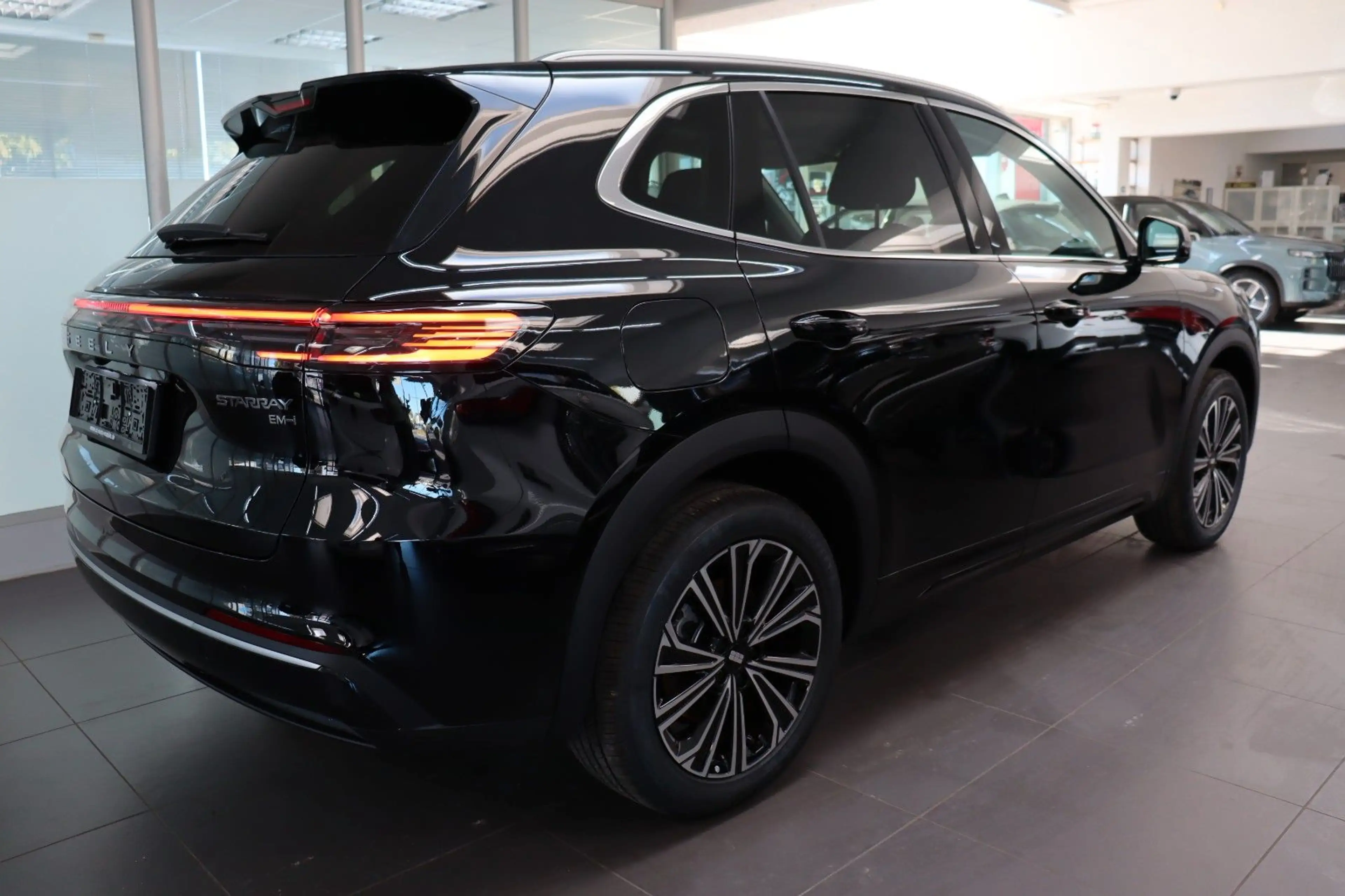 Geely Starray EM-i MAX+ PHEV E.Heck Pano HUD PDC V+h — photo 4