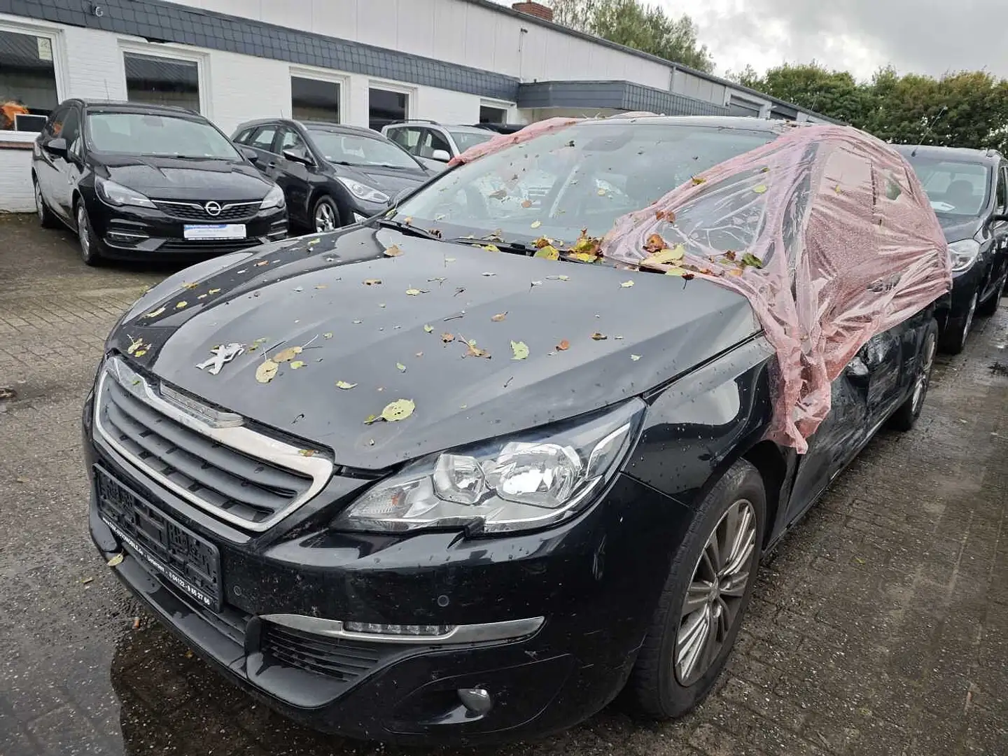 Peugeot 308 SW PureTech 130 GPF Stop & Start Allure Business-P Schwarz - 1