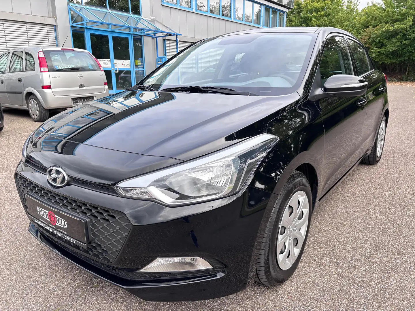 Hyundai i20 i20 1.2 16V Classic*1.HAND-EURO 6-WR-KLIMA* Schwarz - 1