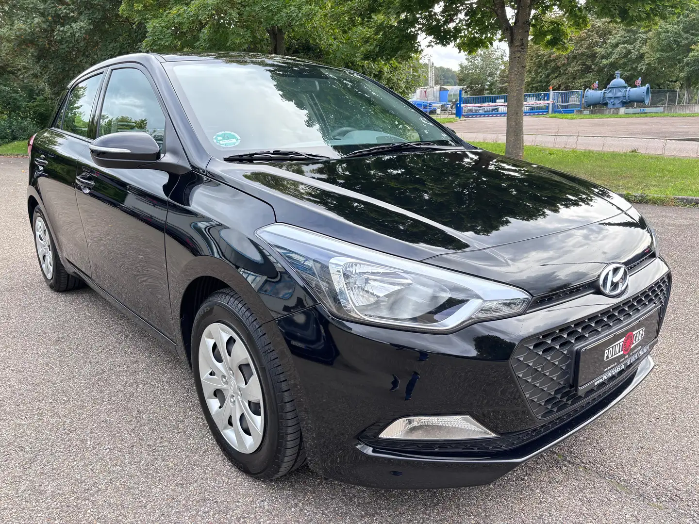 Hyundai i20 i20 1.2 16V Classic*1.HAND-EURO 6-WR-KLIMA* Schwarz - 2