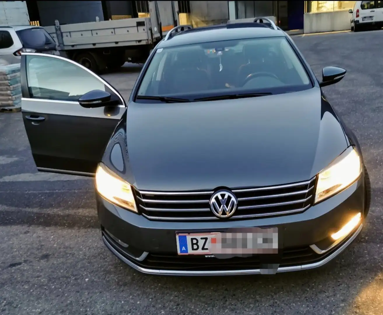 Volkswagen Passat Variant Passat Variant BlueMotion 1,6 TDI Trendline Grau - 1