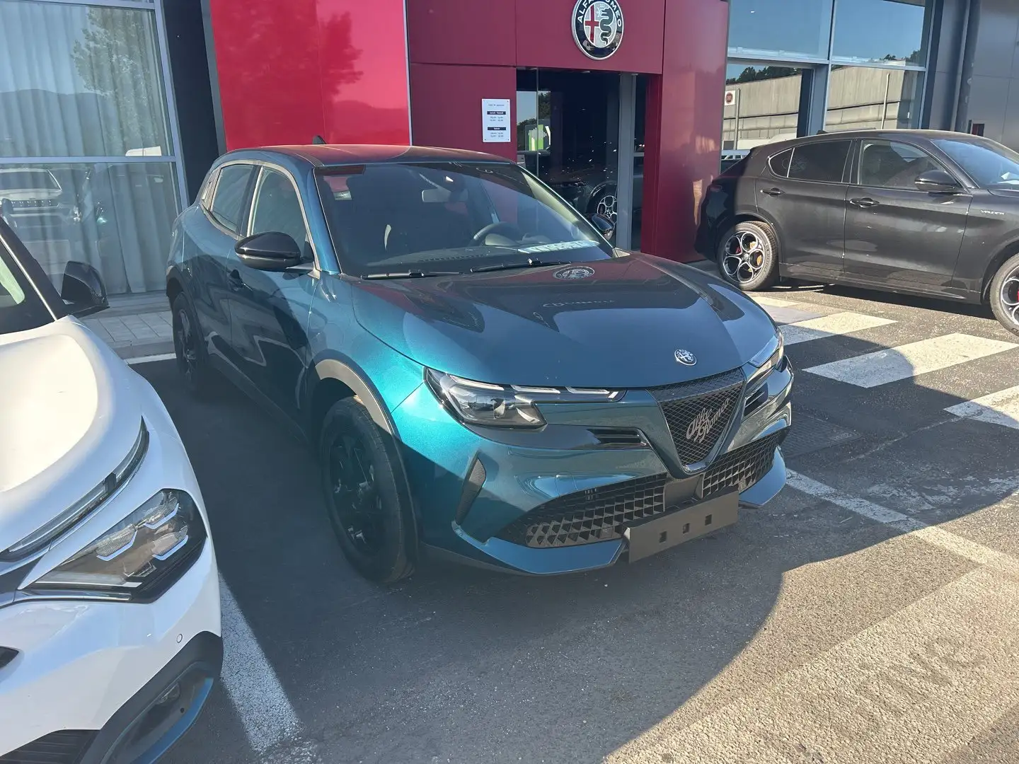 Alfa Romeo Junior 1.2 136 CV Hybrid eDCT6 Blau - 2