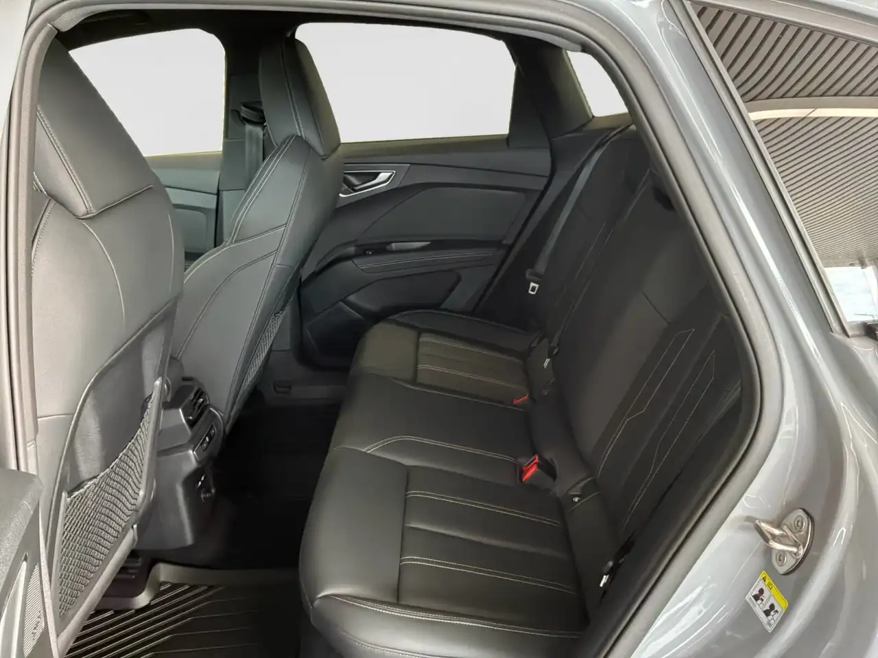 Audi Q4 e-tron снимка Audi Q4 e-tron