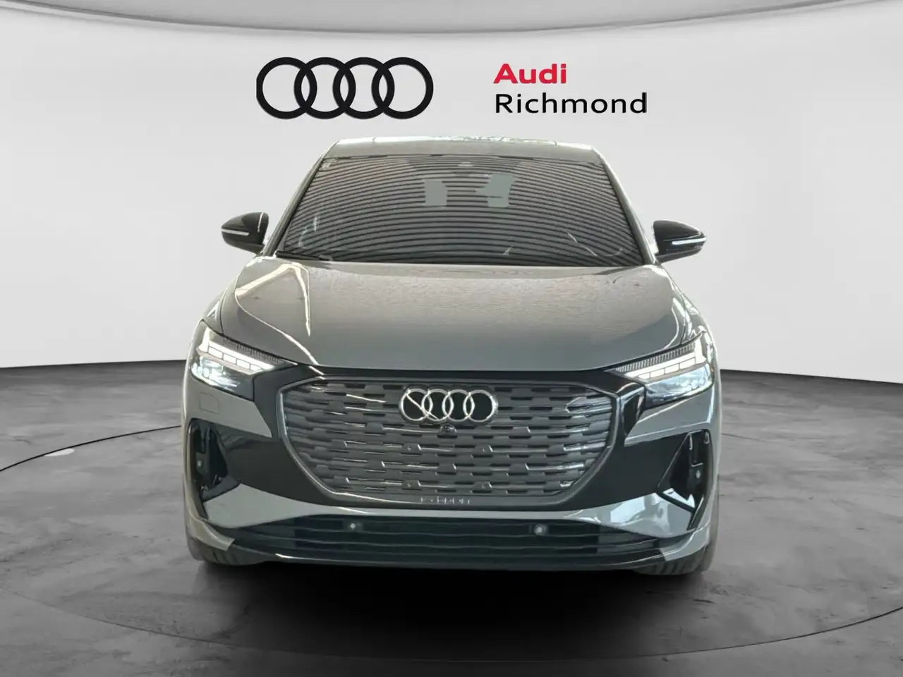 Audi Q4 e-tron снимка Audi Q4 e-tron