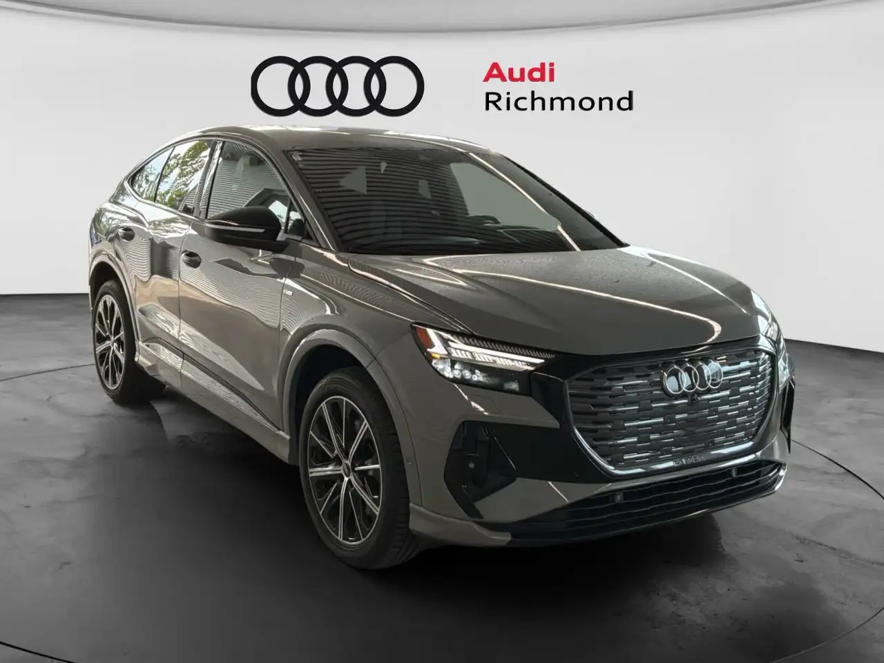 Audi Q4 e-tron снимка Audi Q4 e-tron