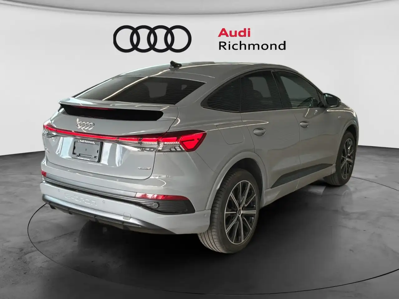 Audi Q4 e-tron снимка Audi Q4 e-tron