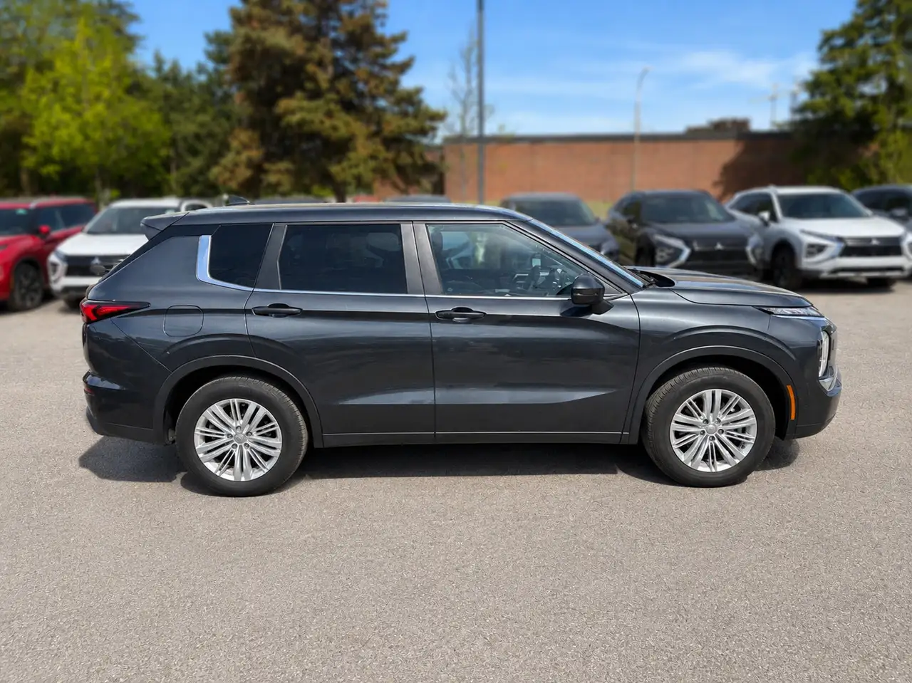 Mitsubishi Outlander photo Mitsubishi Outlander